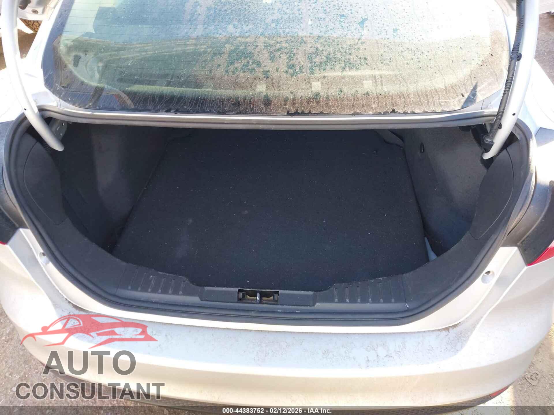 FORD FOCUS 2018 - 1FADP3F27JL201570