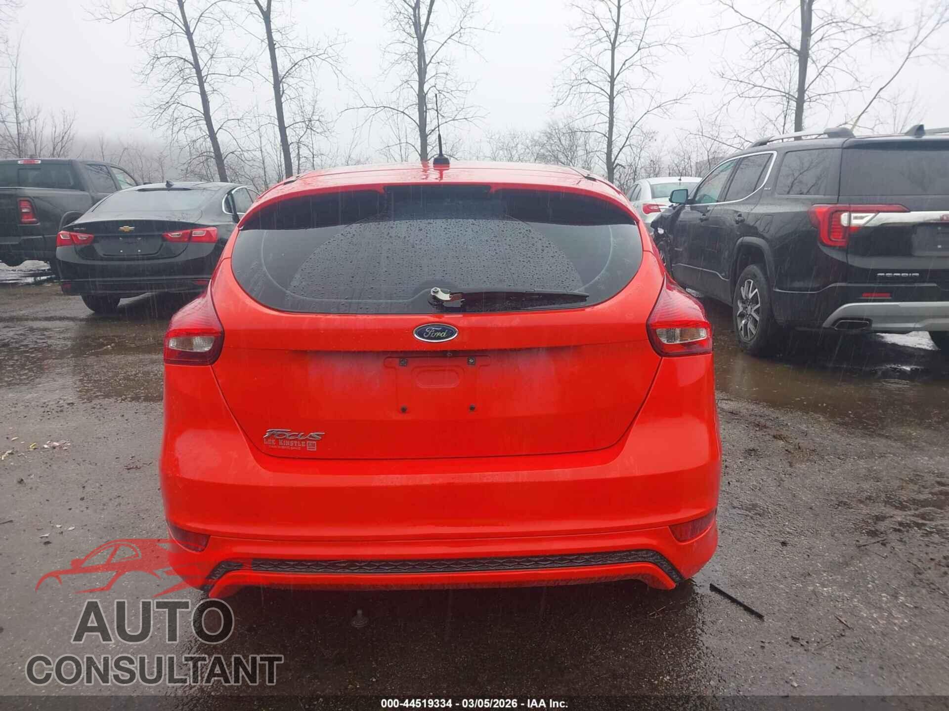FORD FOCUS 2016 - 1FADP3K26GL215250