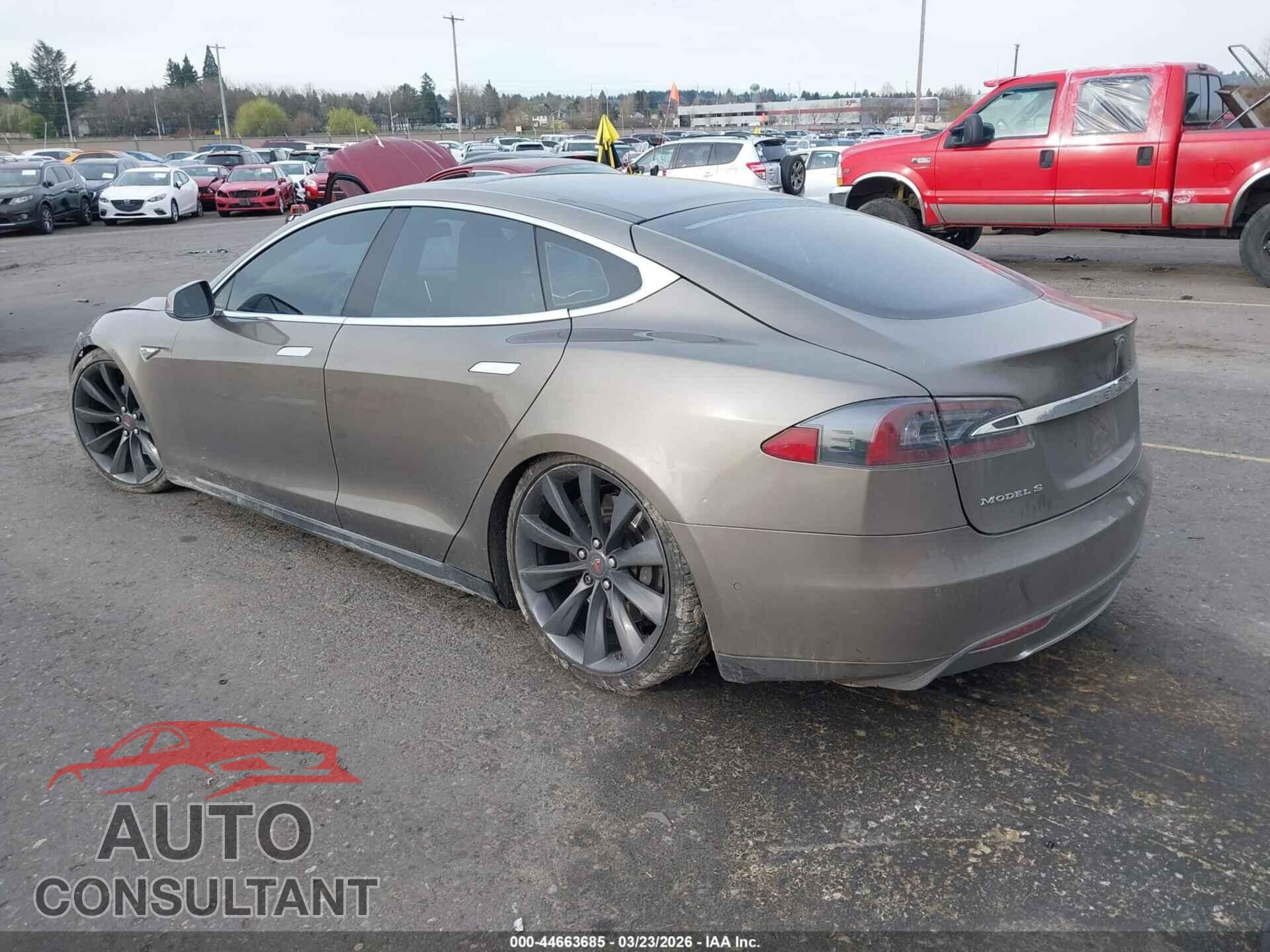 TESLA MODEL S 2015 - 5YJSA1E23FF120178