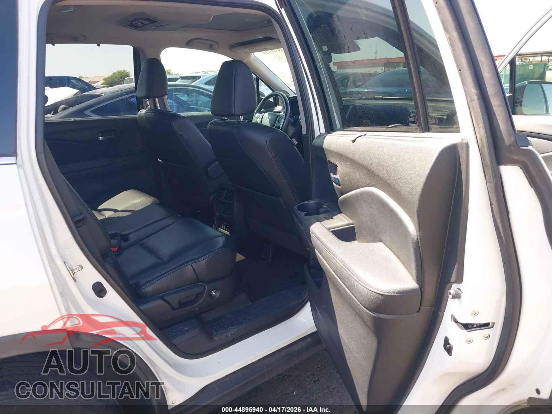 HONDA PILOT 2017 - 5FNYF5H90HB026774
