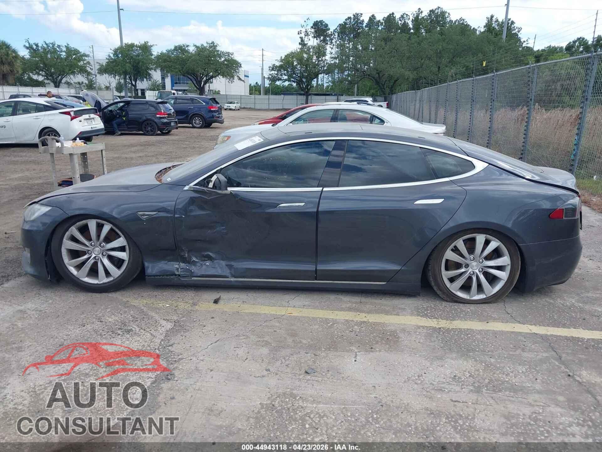 TESLA MODEL S 2016 - 5YJSA1E29GF145331