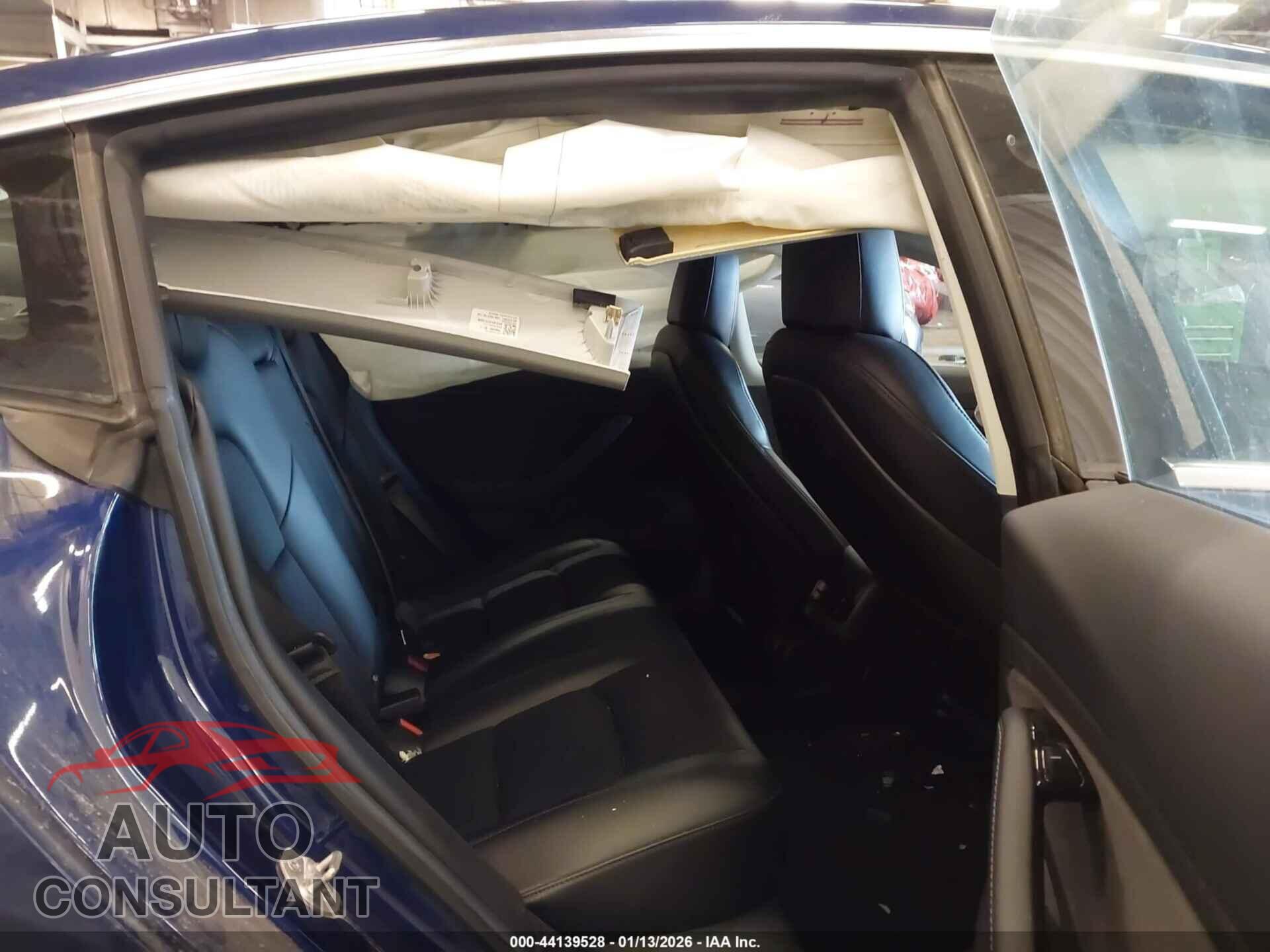 TESLA MODEL 3 2018 - 5YJ3E1EA6JF019421