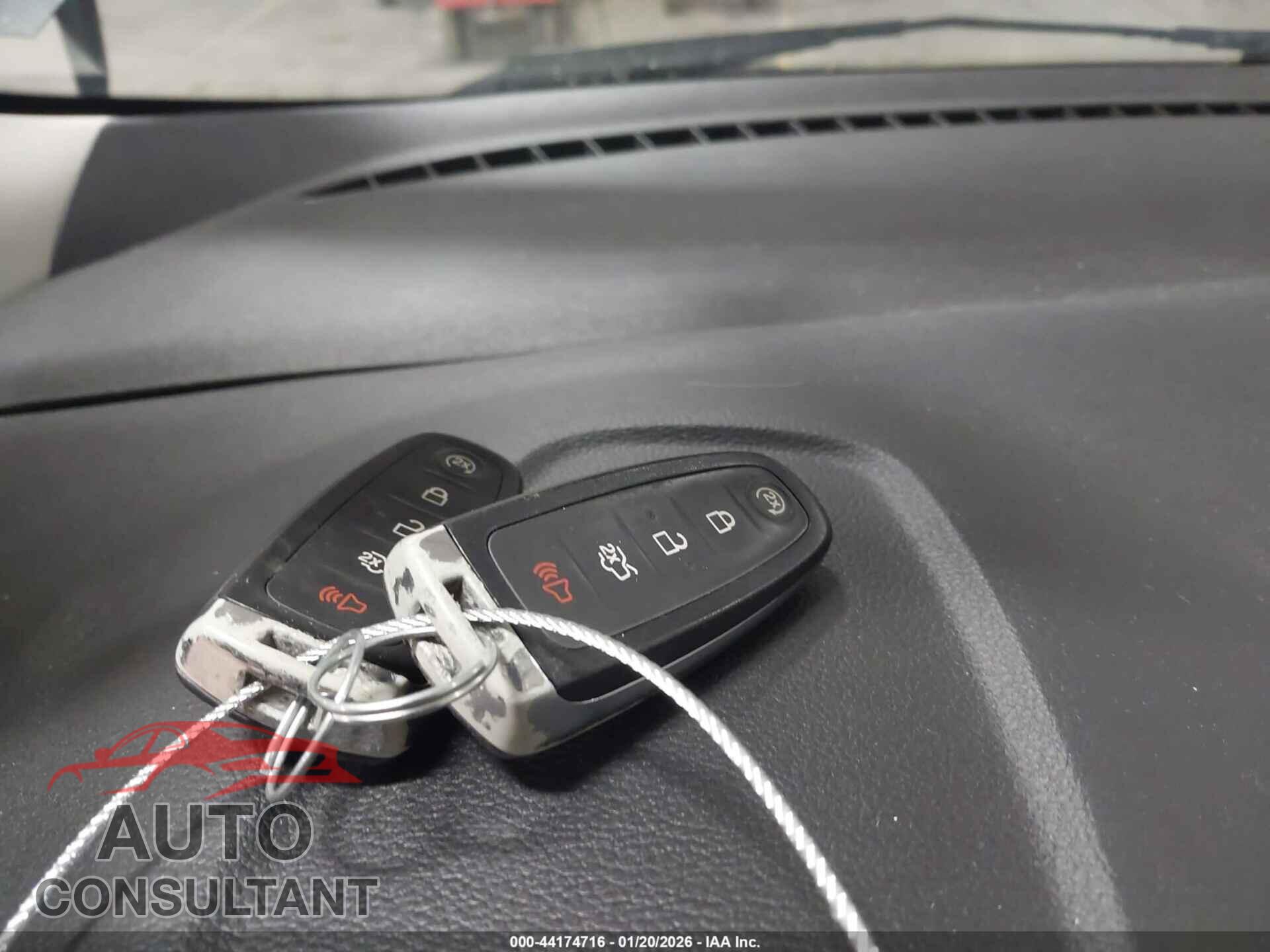 FORD ESCAPE 2015 - 1FMCU9J90FUA51305