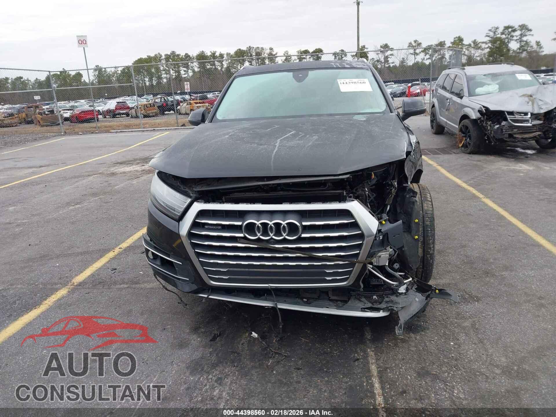 AUDI Q7 2018 - WA1VAAF70JD000386