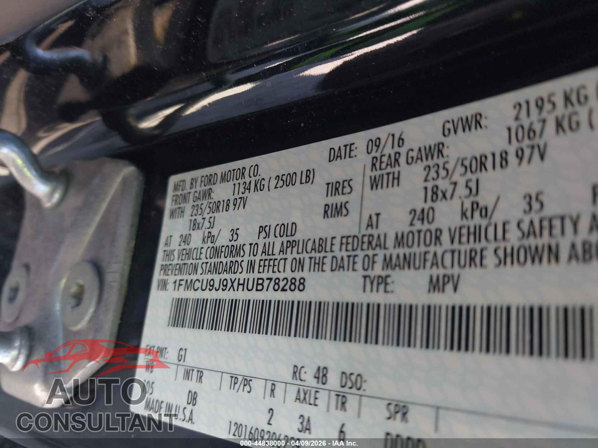 FORD ESCAPE 2017 - 1FMCU9J9XHUB78288