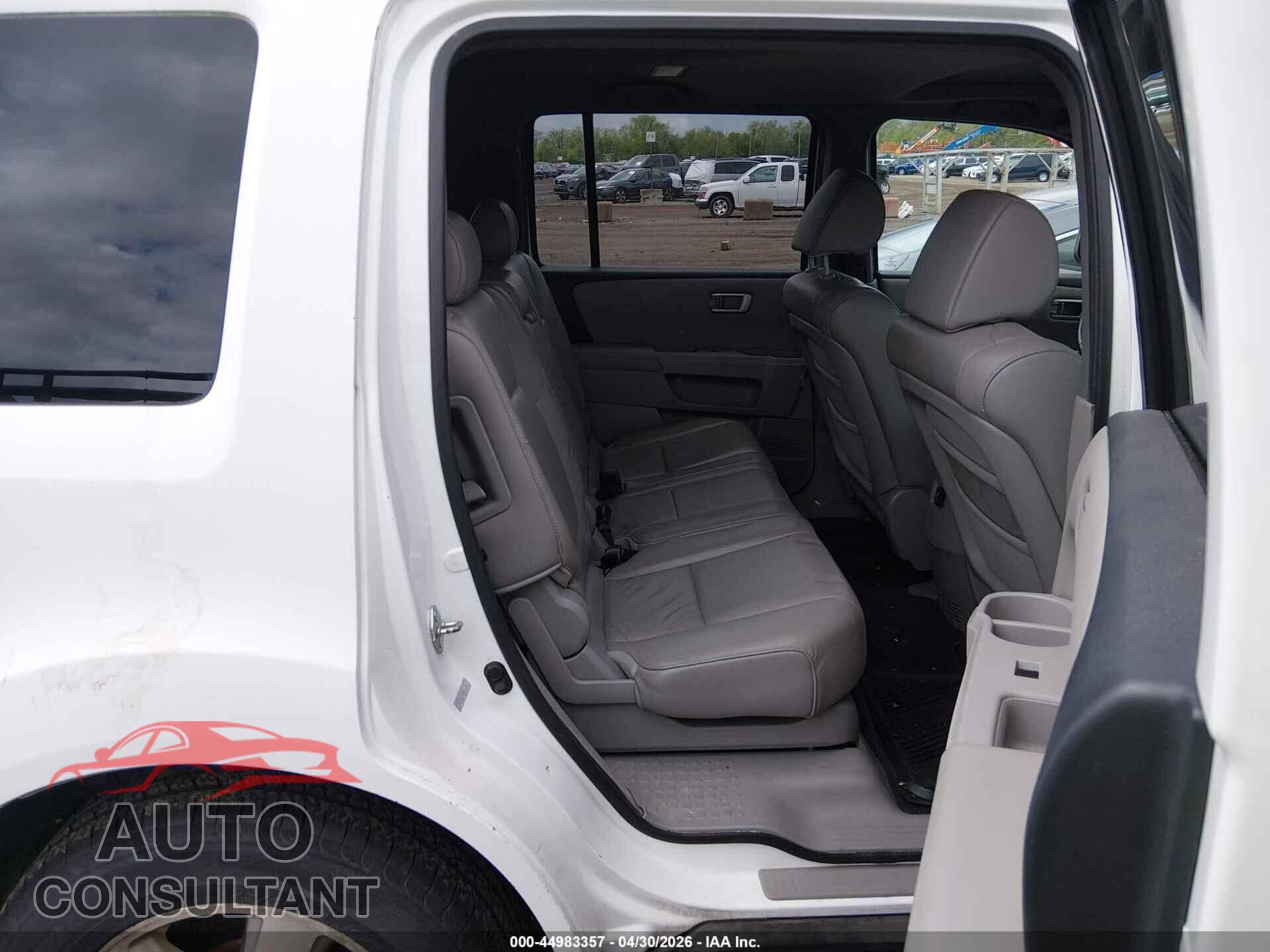 HONDA PILOT 2011 - 5FNYF4H71BB016206