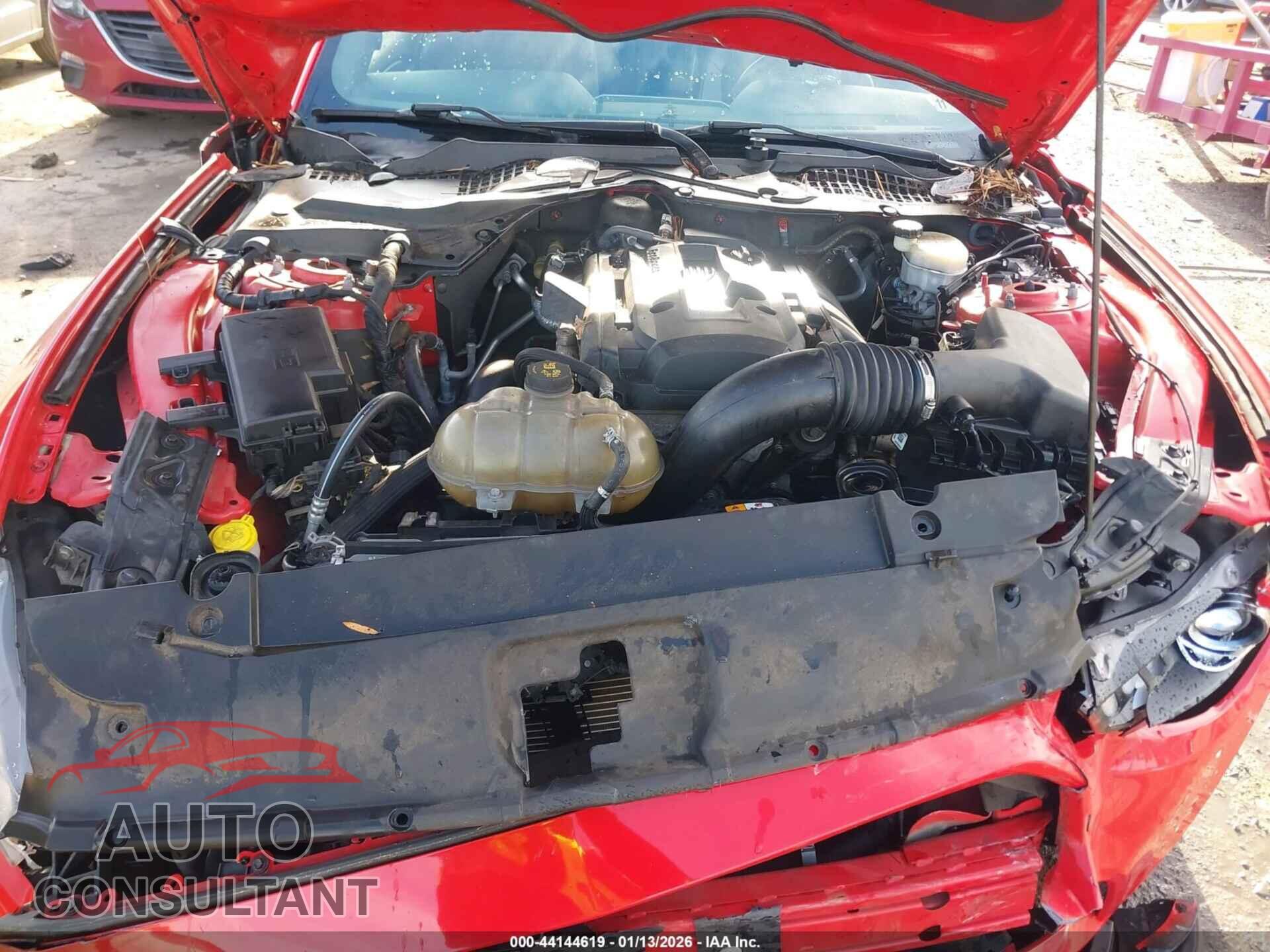FORD MUSTANG 2015 - 1FA6P8TH2F5433021