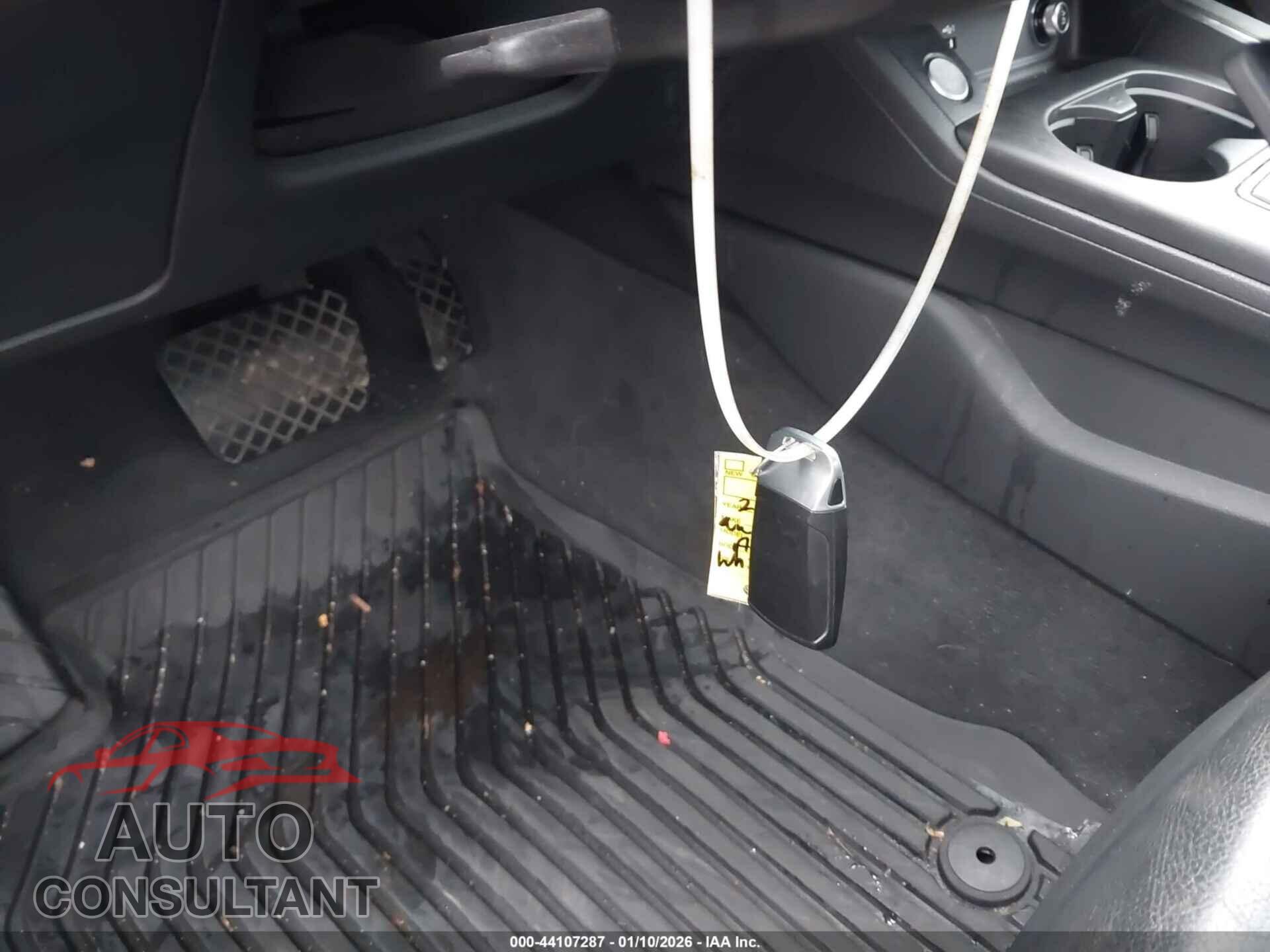 AUDI A4 2019 - WAUDNAF43KN020068
