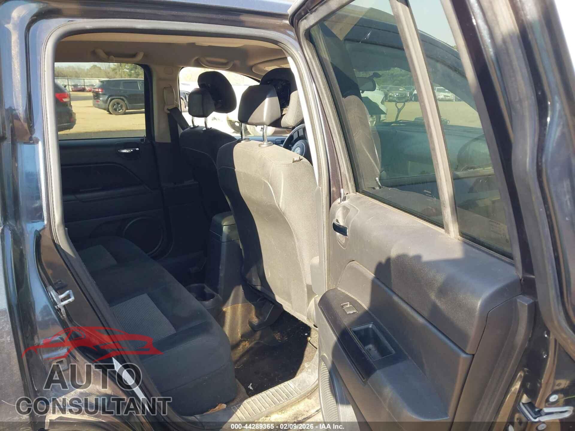 JEEP COMPASS 2014 - 1C4NJCBA4ED843211