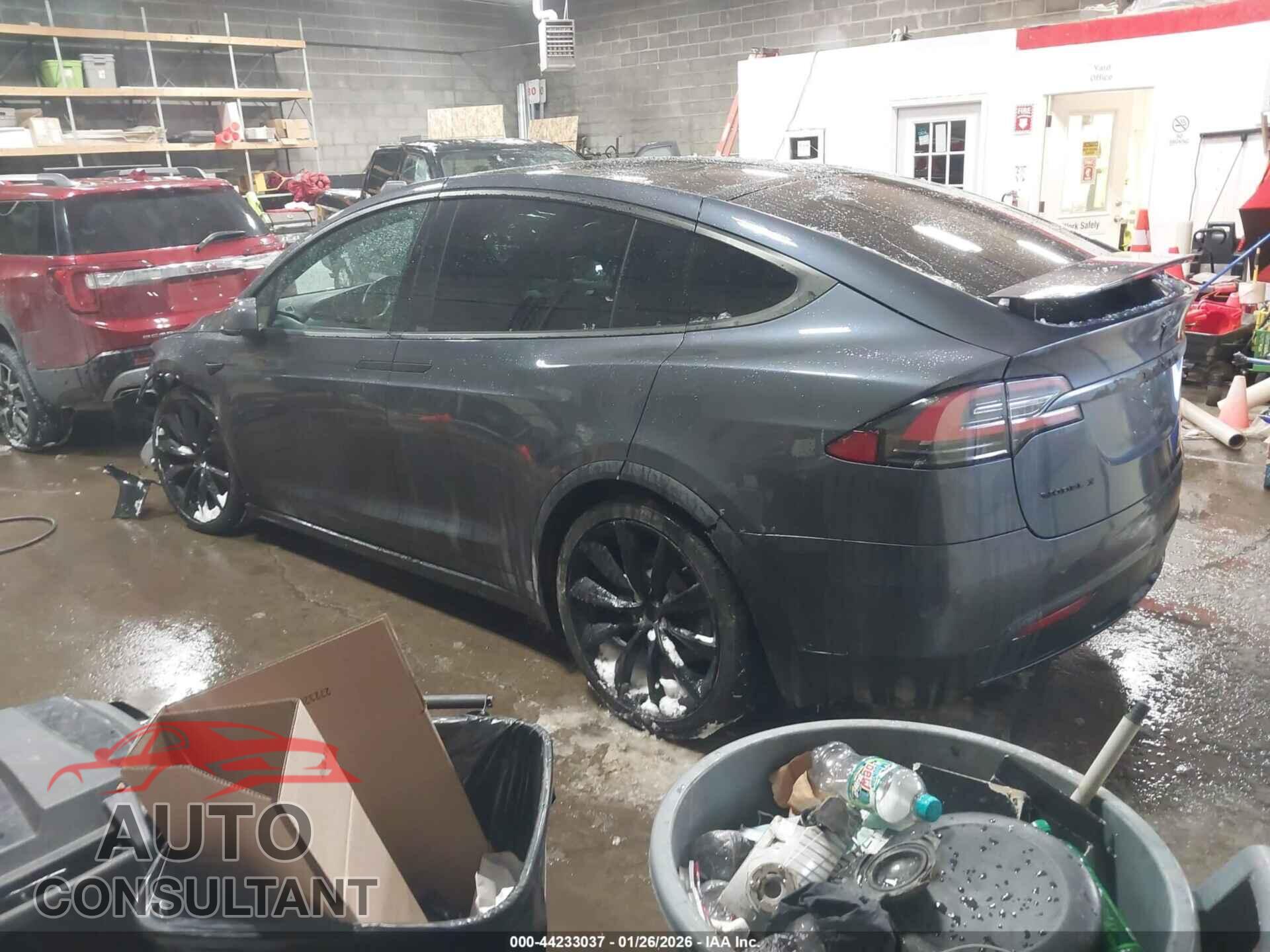 TESLA MODEL X 2018 - 5YJXCAE26JF103125