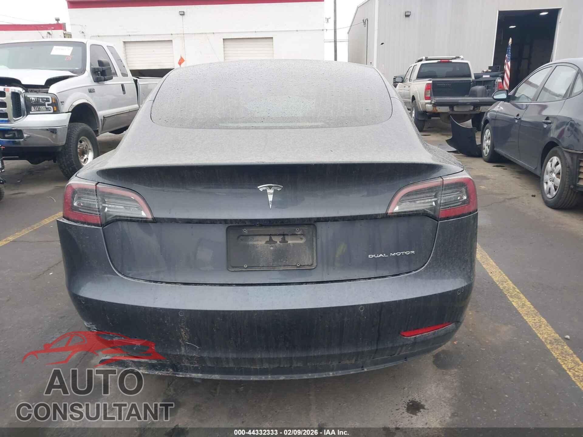 TESLA MODEL 3 2019 - 5YJ3E1EB0KF450394