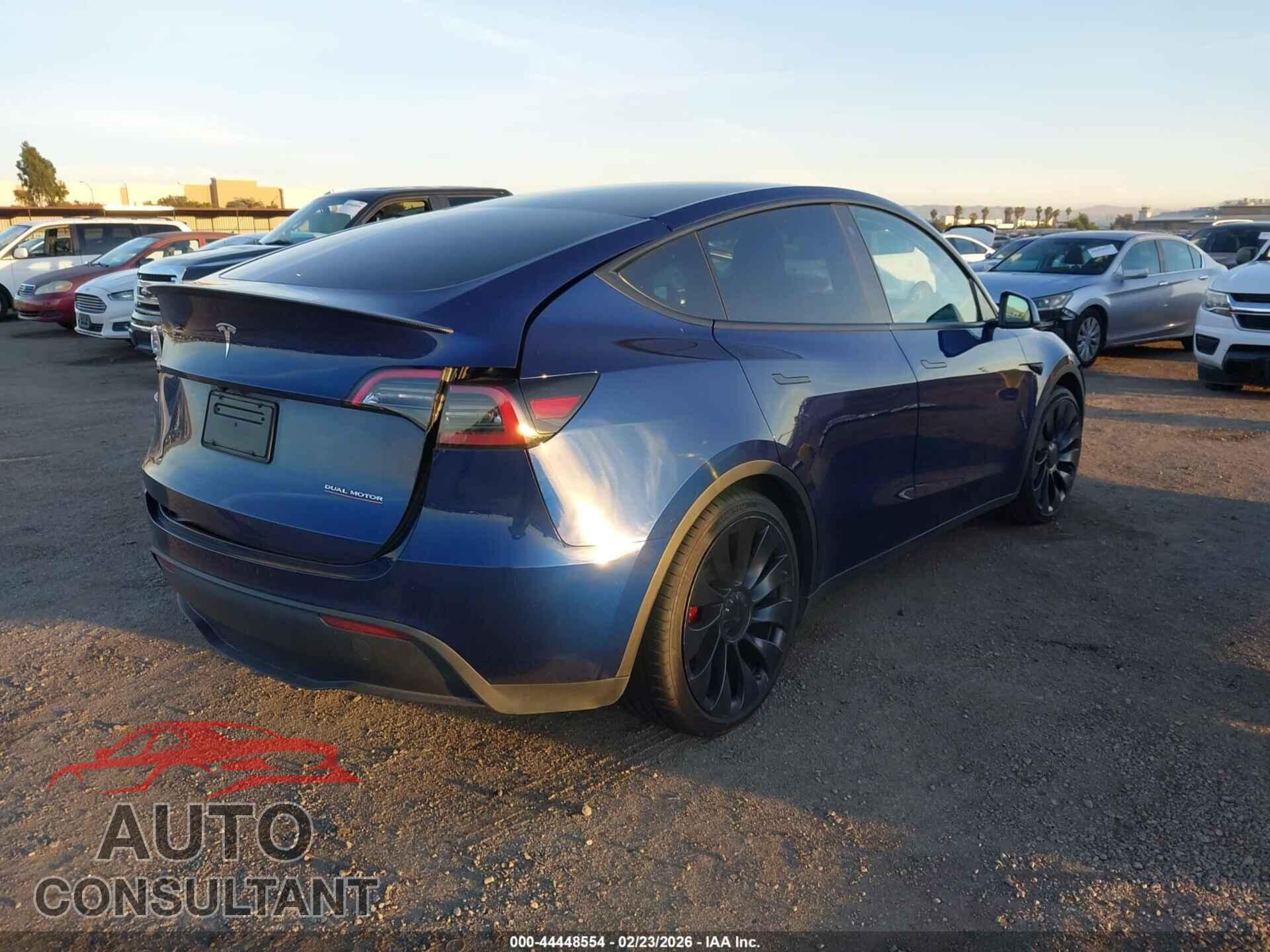 TESLA MODEL Y 2023 - 7SAYGDEF2PF752011
