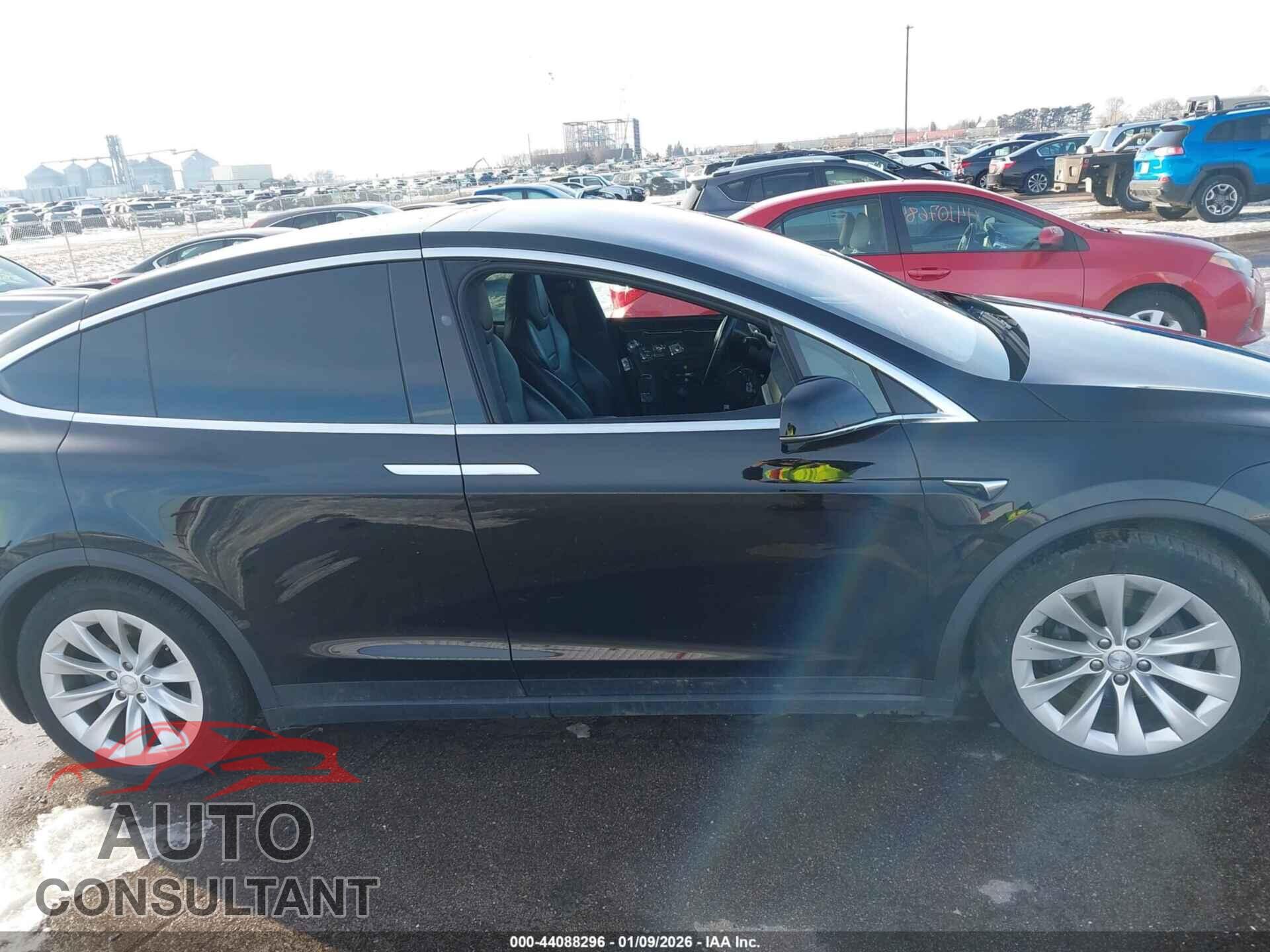 TESLA MODEL X 2017 - 5YJXCDE26HF055587