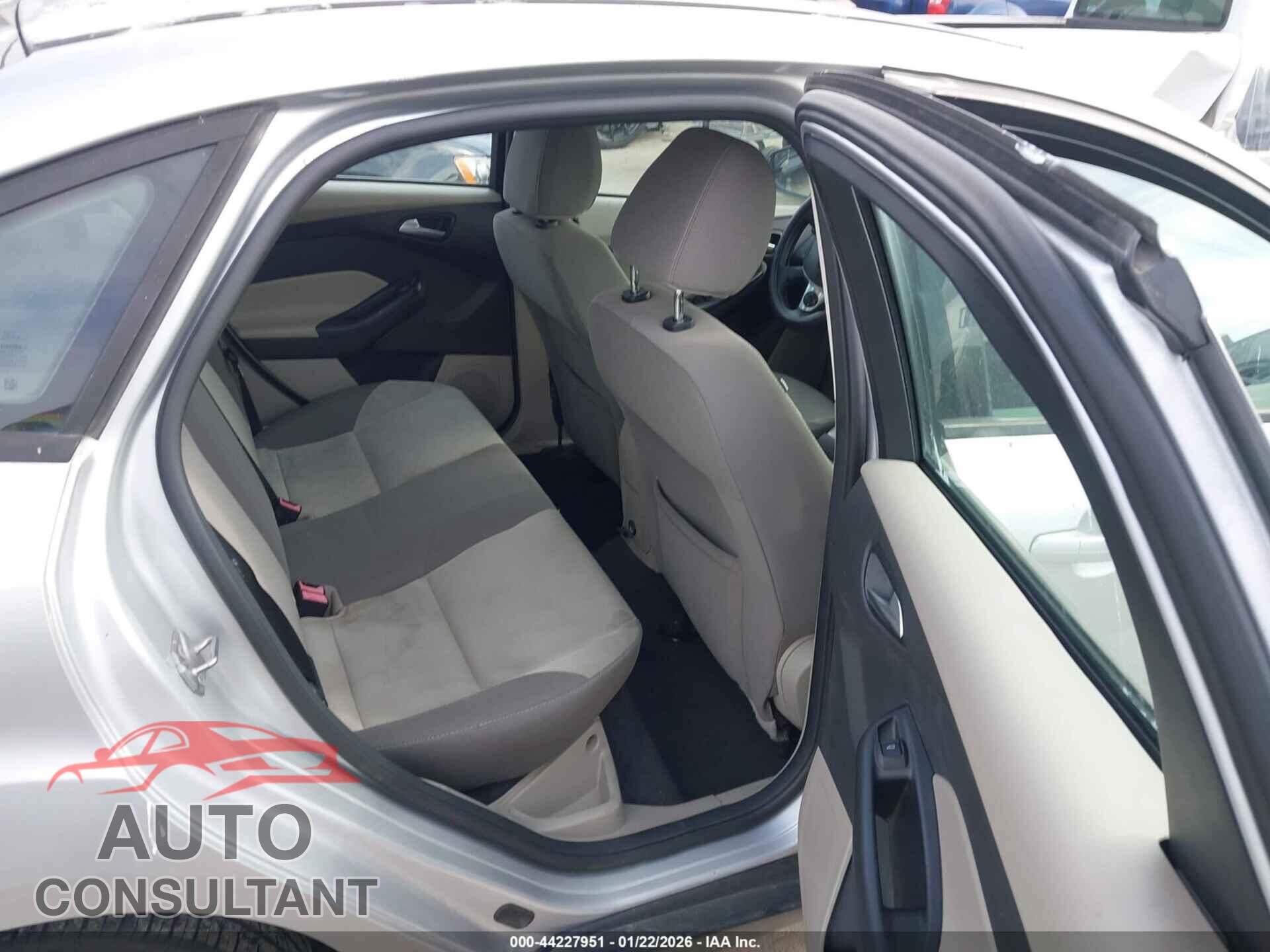 FORD FOCUS 2014 - 1FADP3F28EL198751
