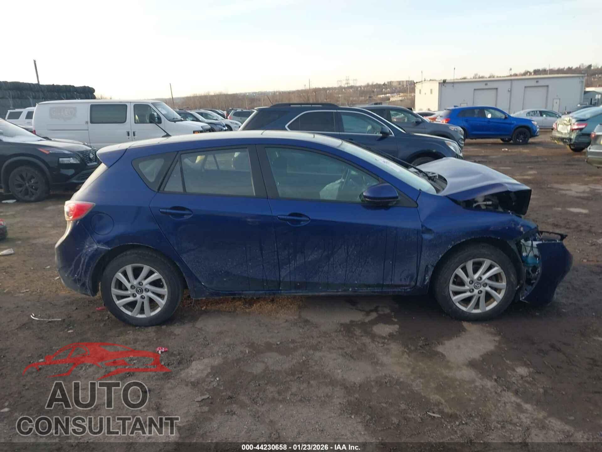 MAZDA MAZDA3 2013 - JM1BL1L76D1723768