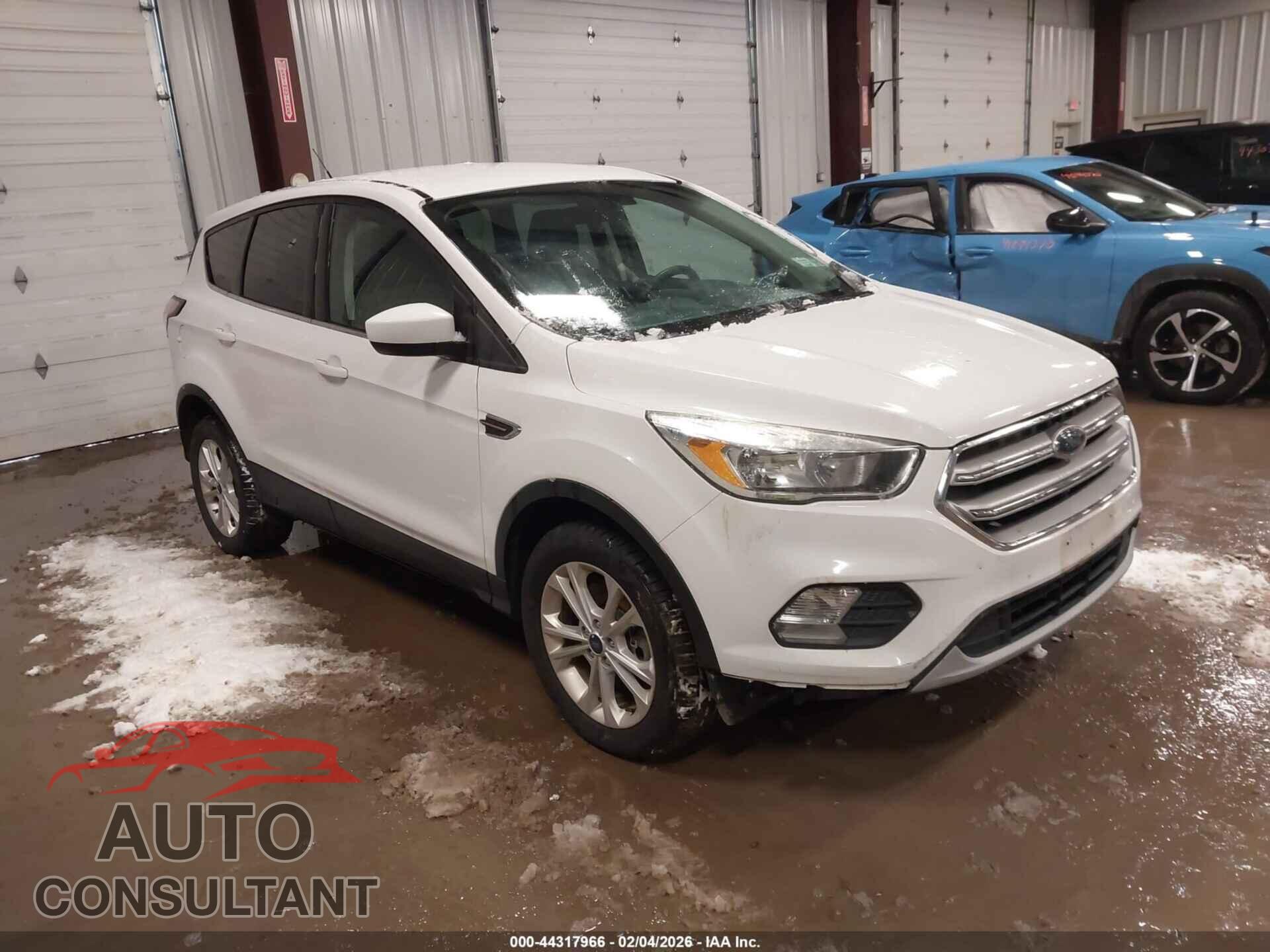 FORD ESCAPE 2017 - 1FMCU9GD3HUC96307