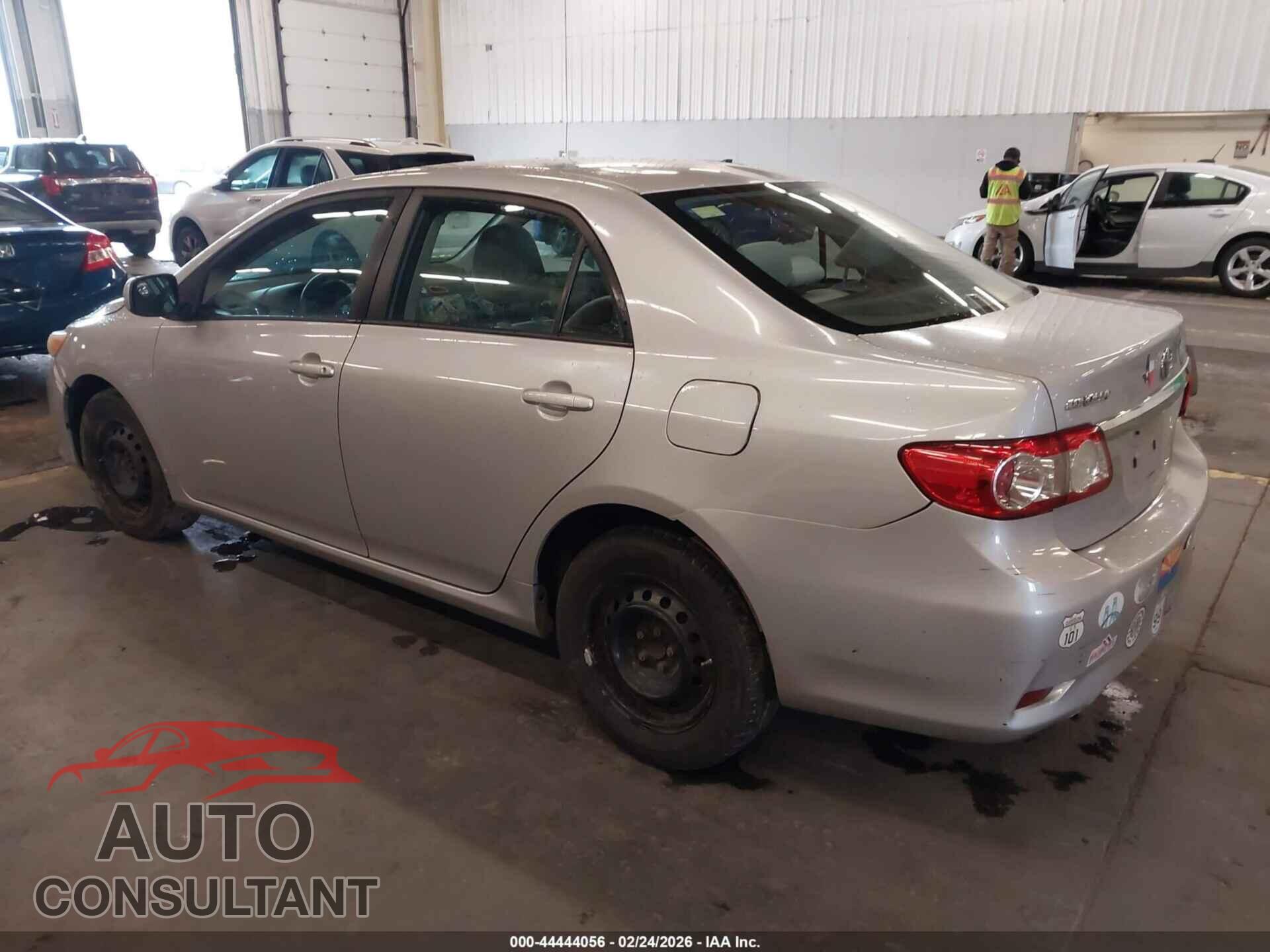 TOYOTA COROLLA 2011 - 2T1BU4EE2BC614677