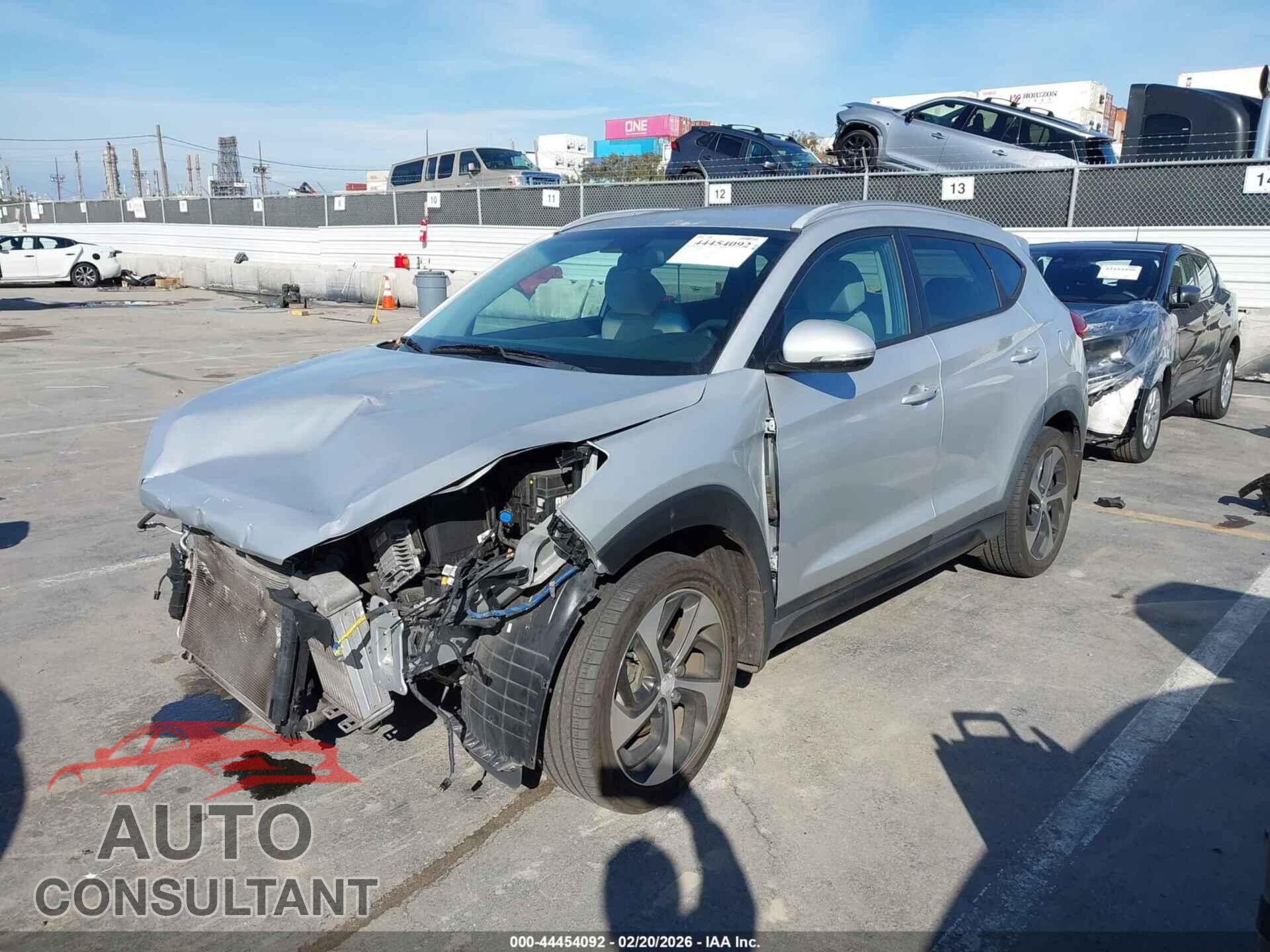 HYUNDAI TUCSON 2016 - KM8J33A23GU088487
