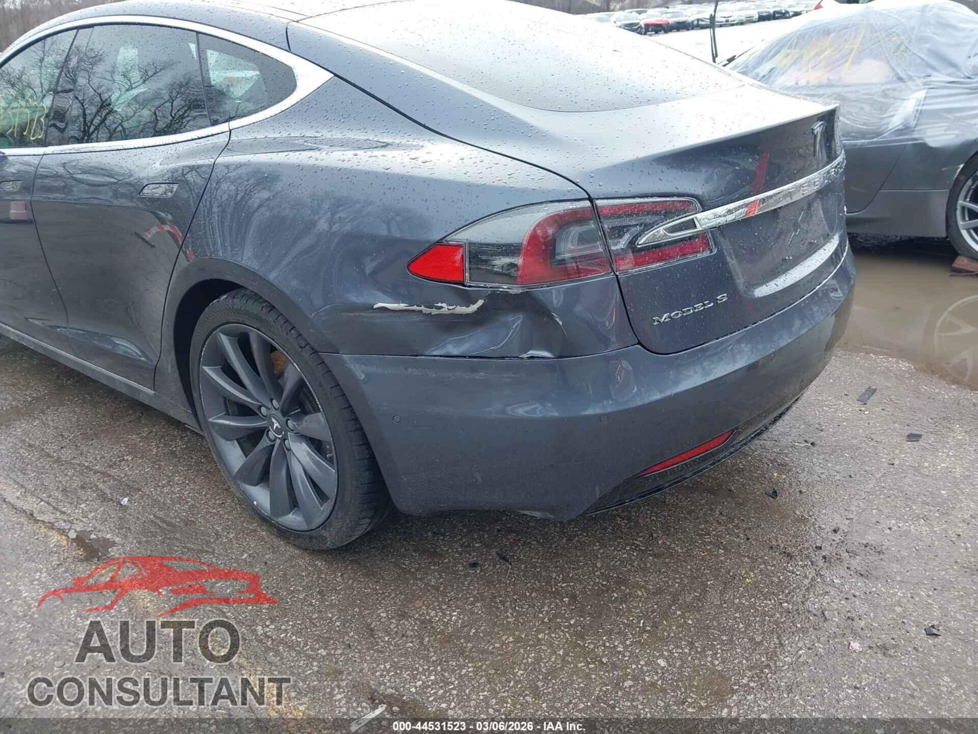 TESLA MODEL S 2017 - 5YJSA1E22HF205192