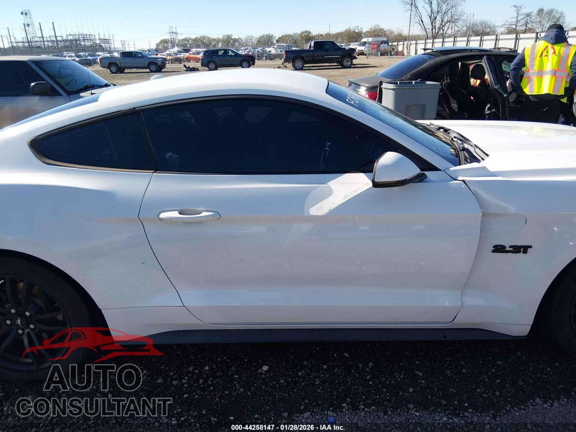 FORD MUSTANG 2015 - 1FA6P8TH7F5388013