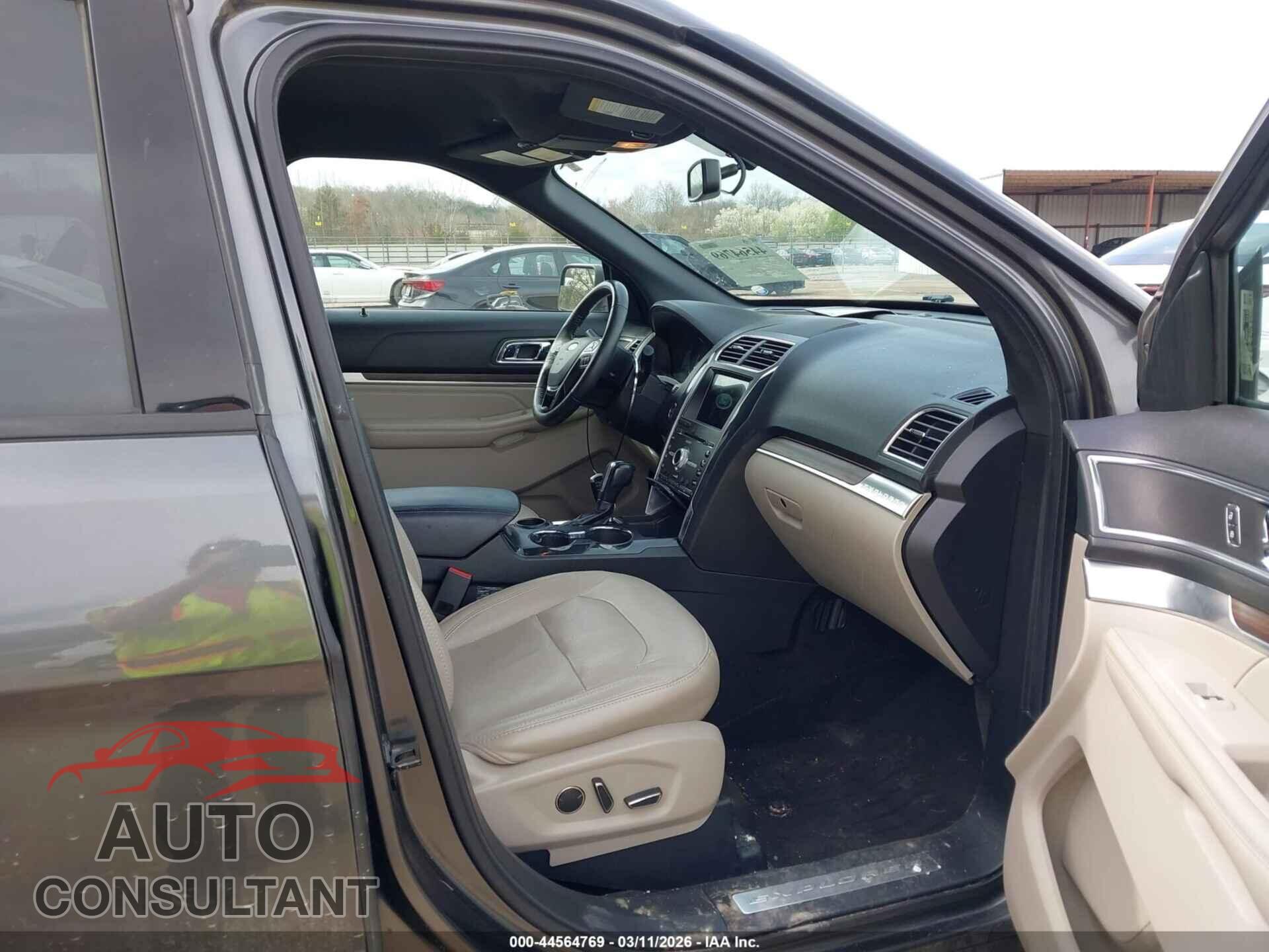 FORD EXPLORER 2018 - 1FM5K7F81JGB32937