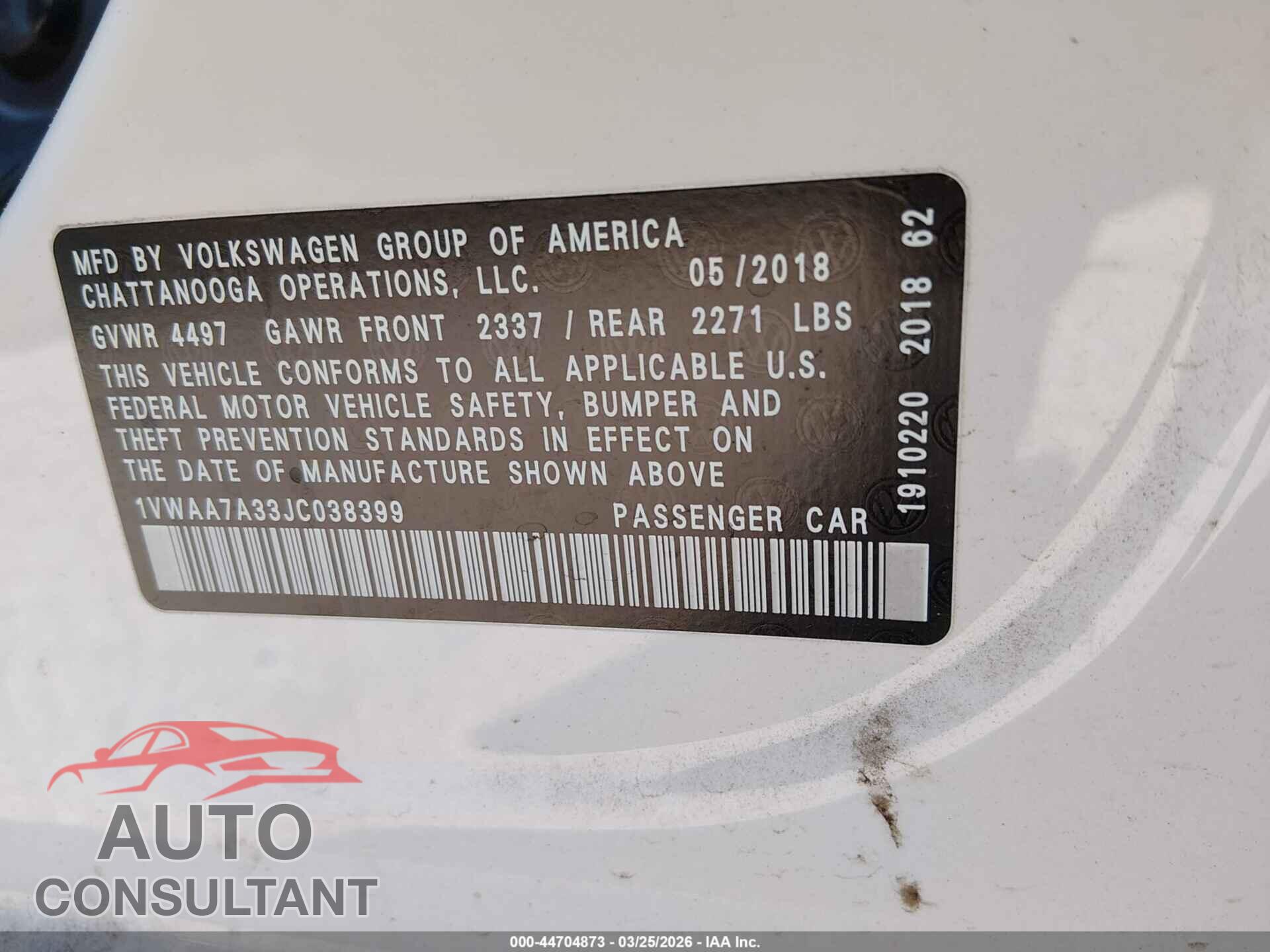VOLKSWAGEN PASSAT 2018 - 1VWAA7A33JC038399