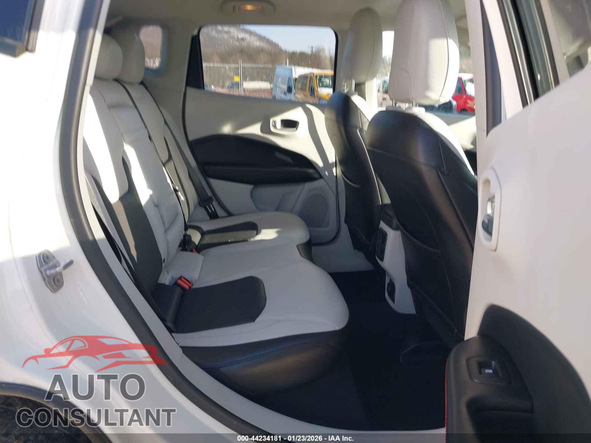 JEEP COMPASS 2018 - 3C4NJCCB6JT406533