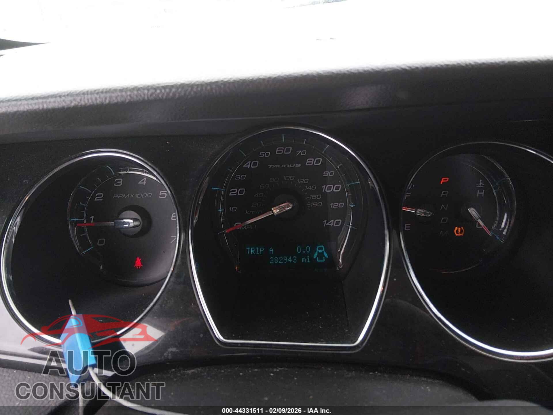 FORD TAURUS 2011 - 1FAHP2FW6BG129107