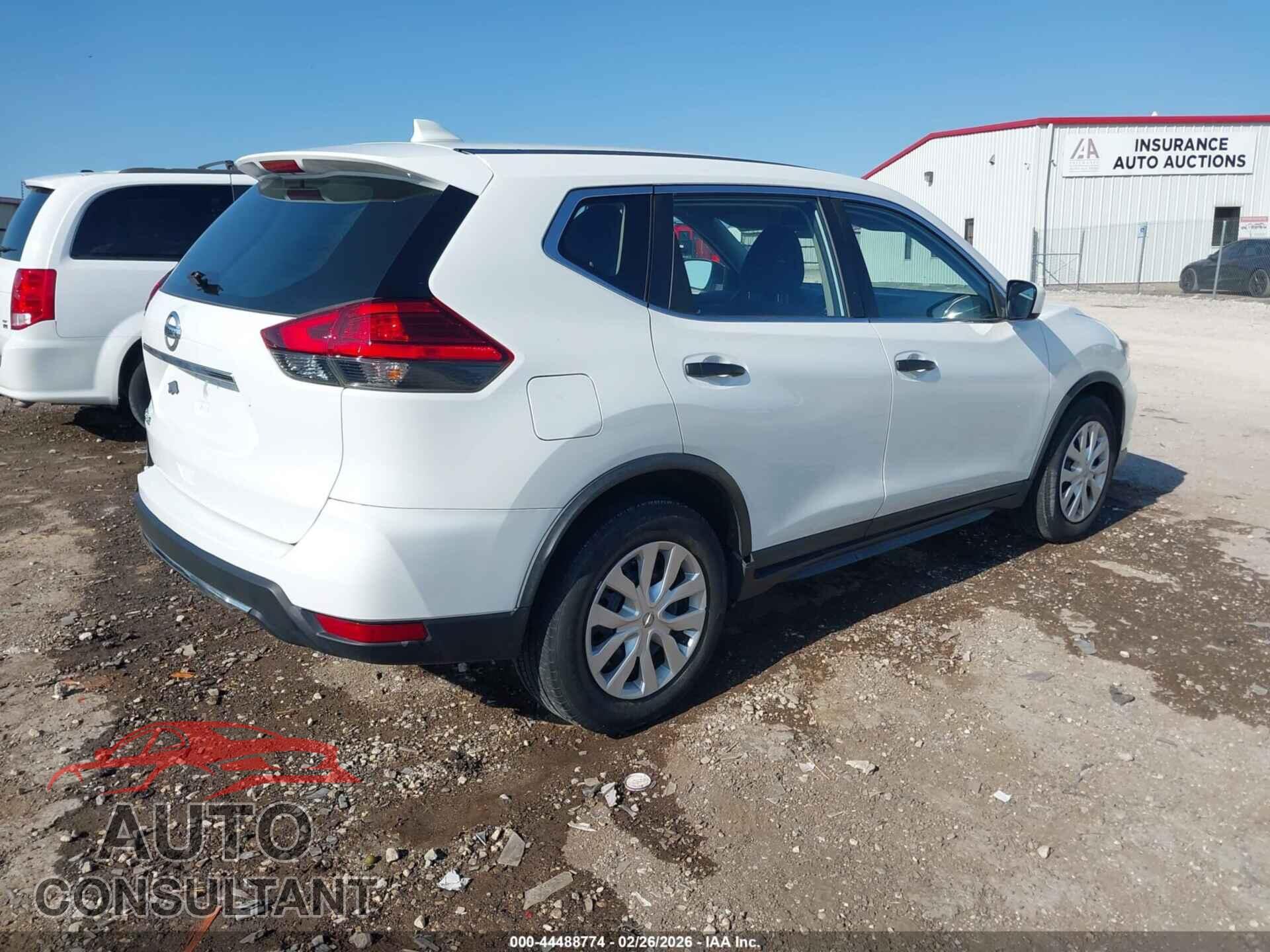 NISSAN ROGUE 2017 - KNMAT2MT8HP544521