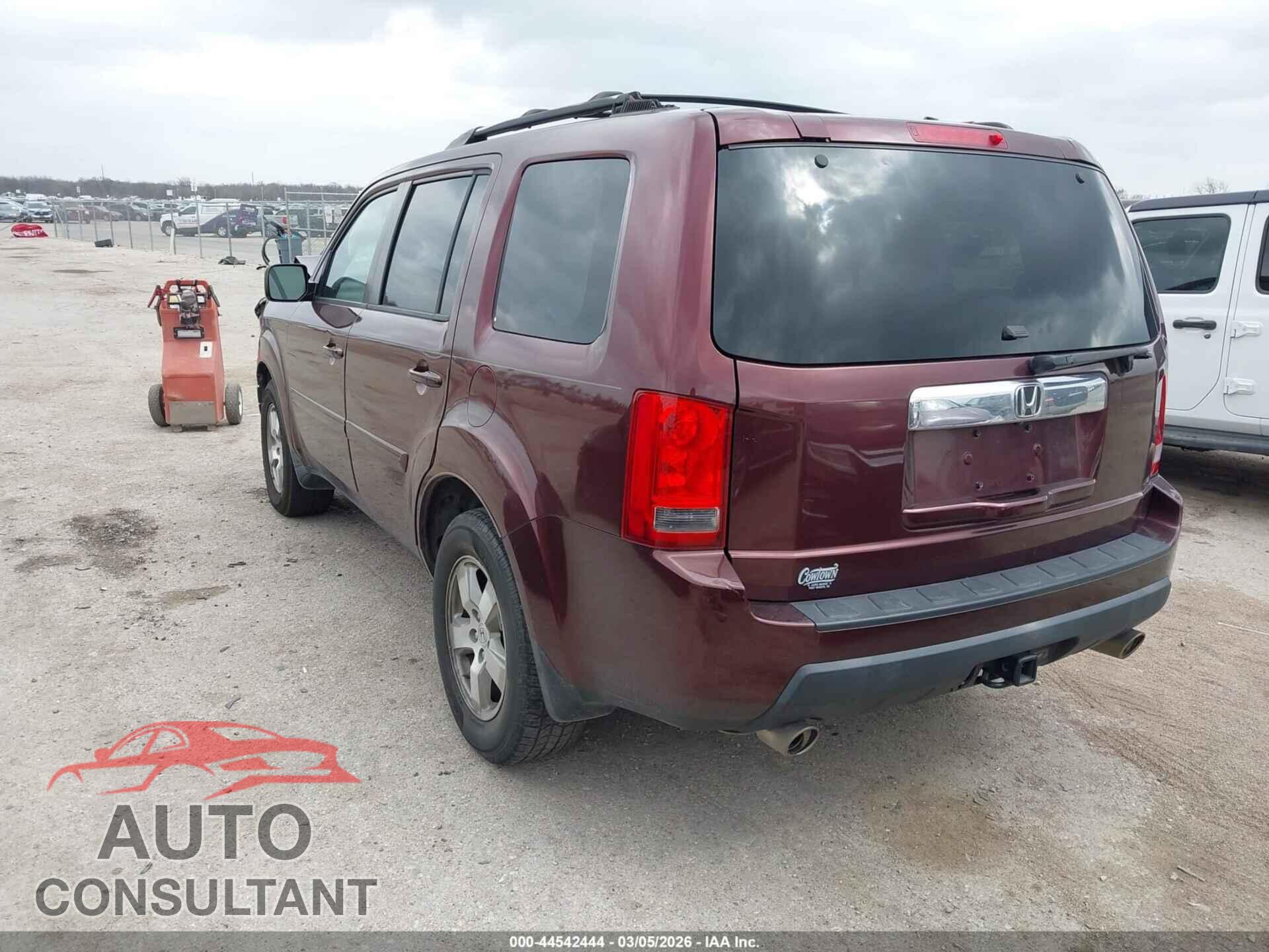 HONDA PILOT 2011 - 5FNYF3H73BB024947