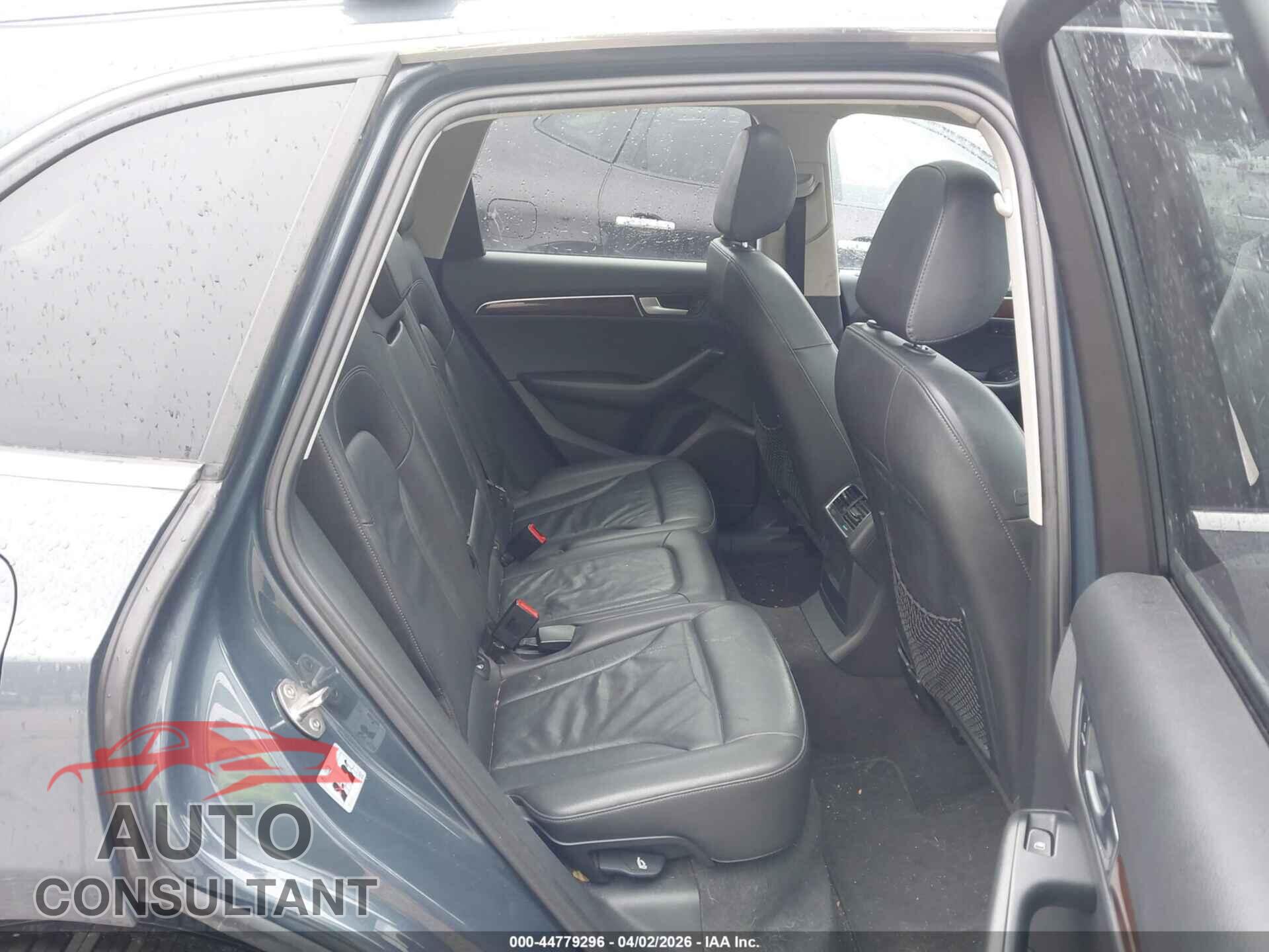 AUDI Q5 2011 - WA1LFAFP3BA080004