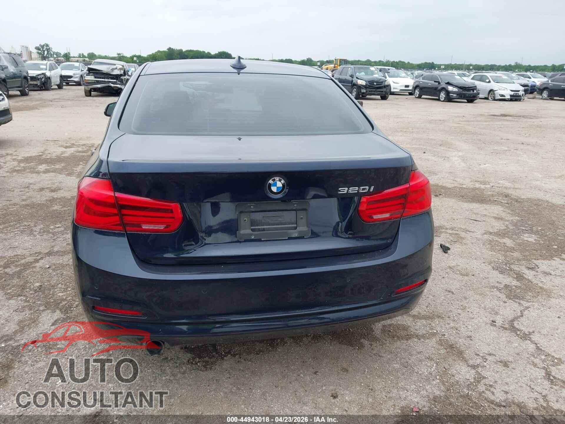 BMW 320I 2017 - WBA8E1G54HNU12638