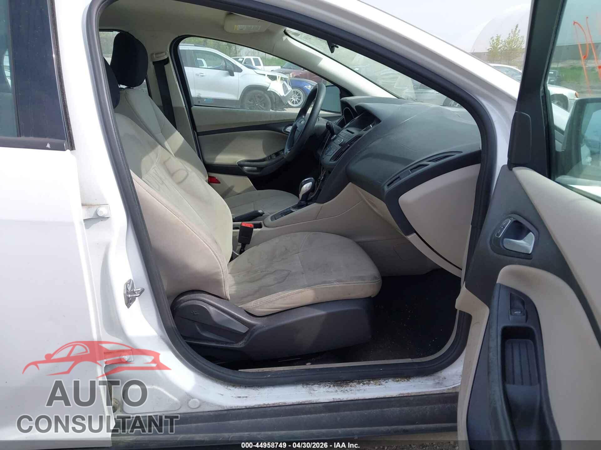 FORD FOCUS 2015 - 1FADP3K26FL319039