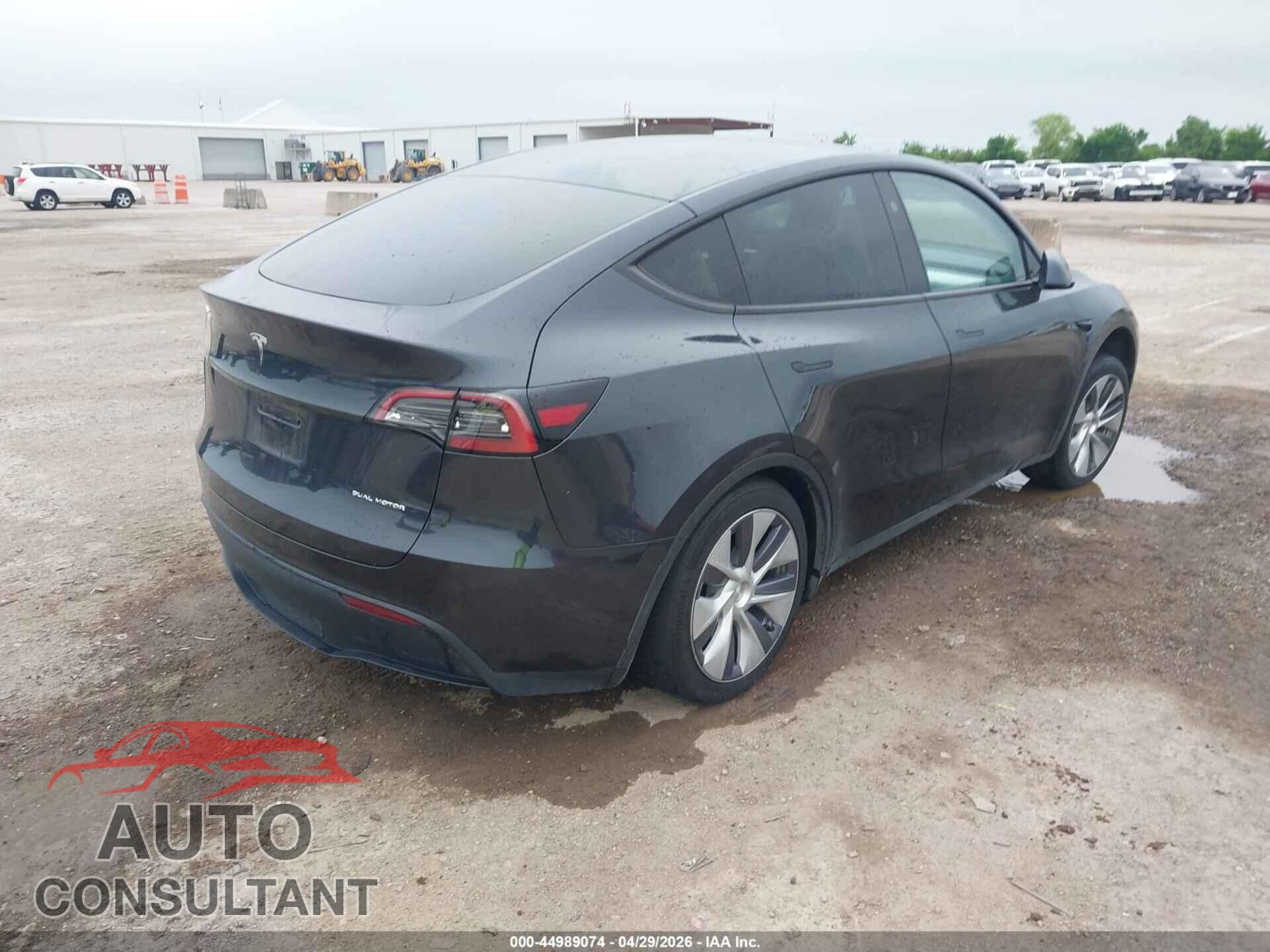 TESLA MODEL Y 2024 - 7SAYGAEE2RF046536