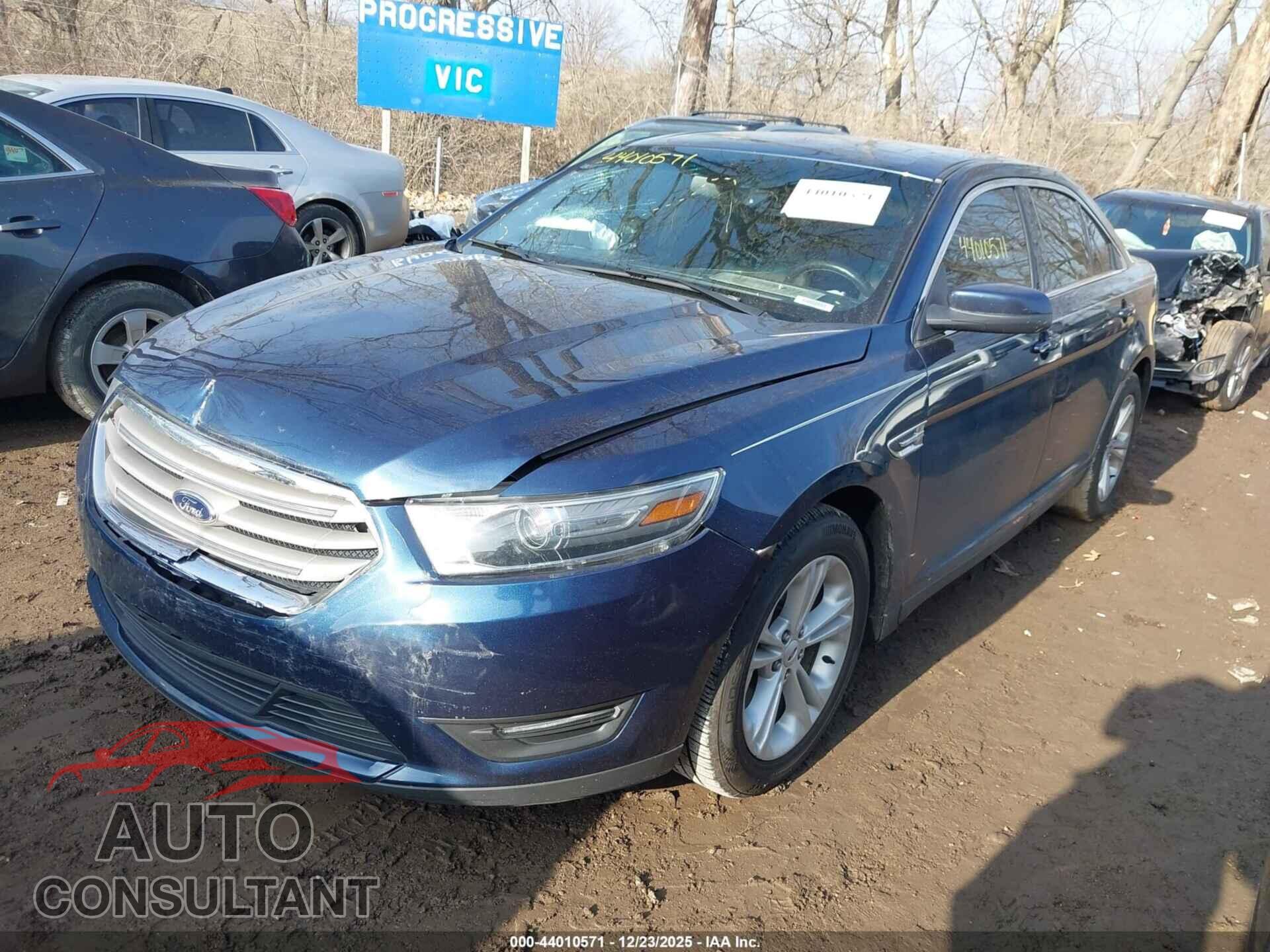 FORD TAURUS 2017 - 1FAHP2E85HG135010