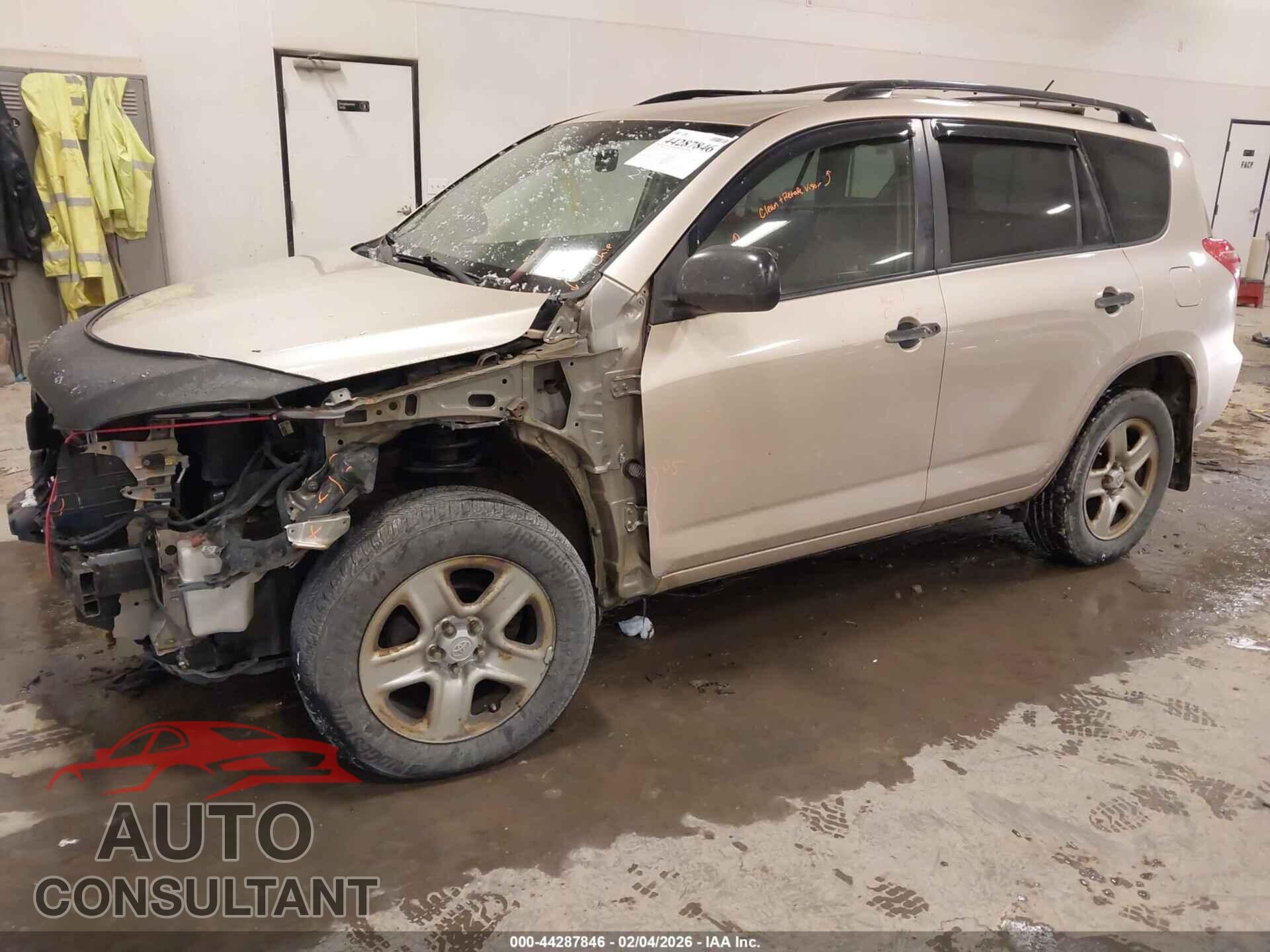 TOYOTA RAV4 2010 - JTMBF4DV8A5017556