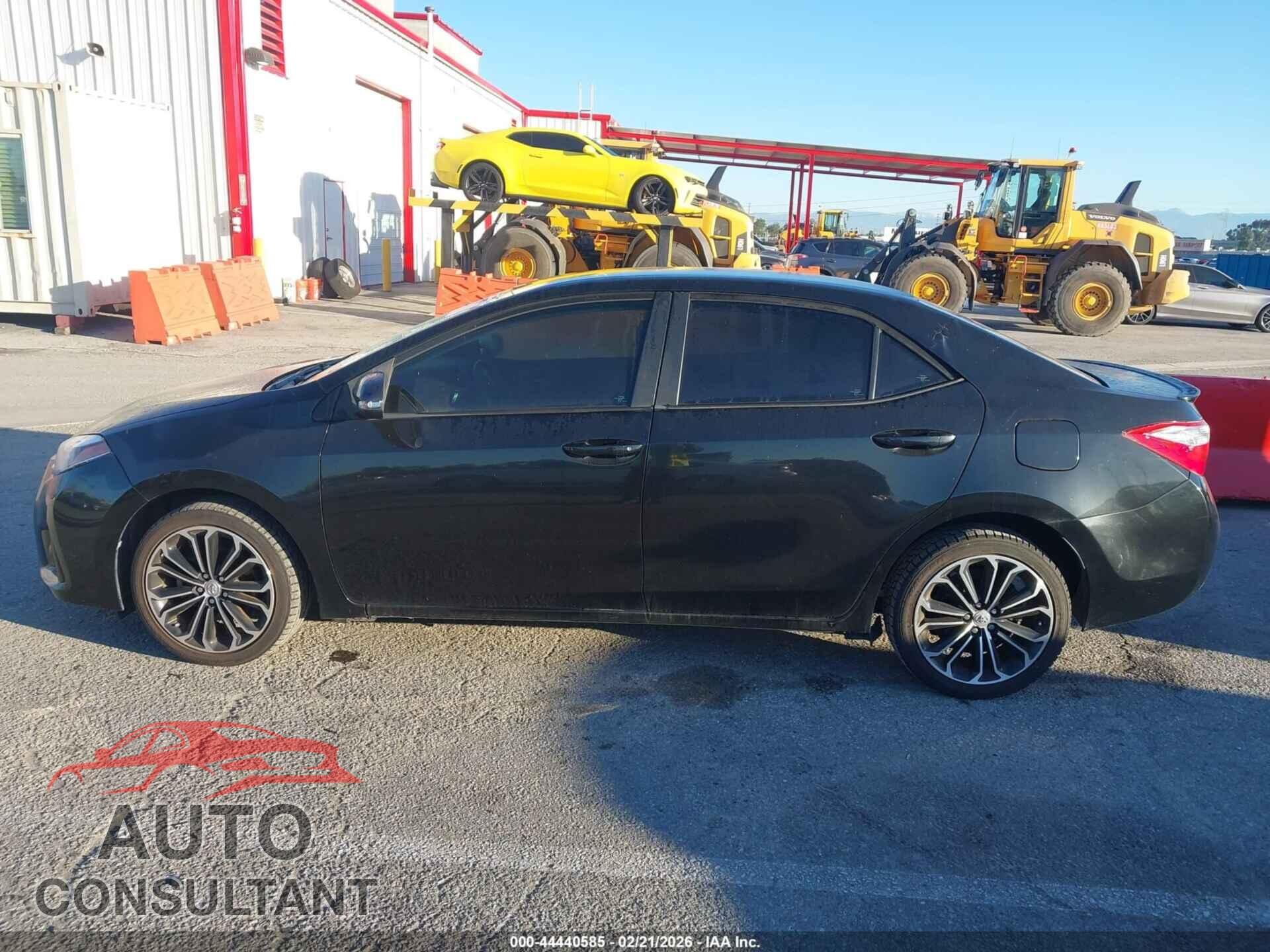 TOYOTA COROLLA 2015 - 5YFBURHE3FP311664