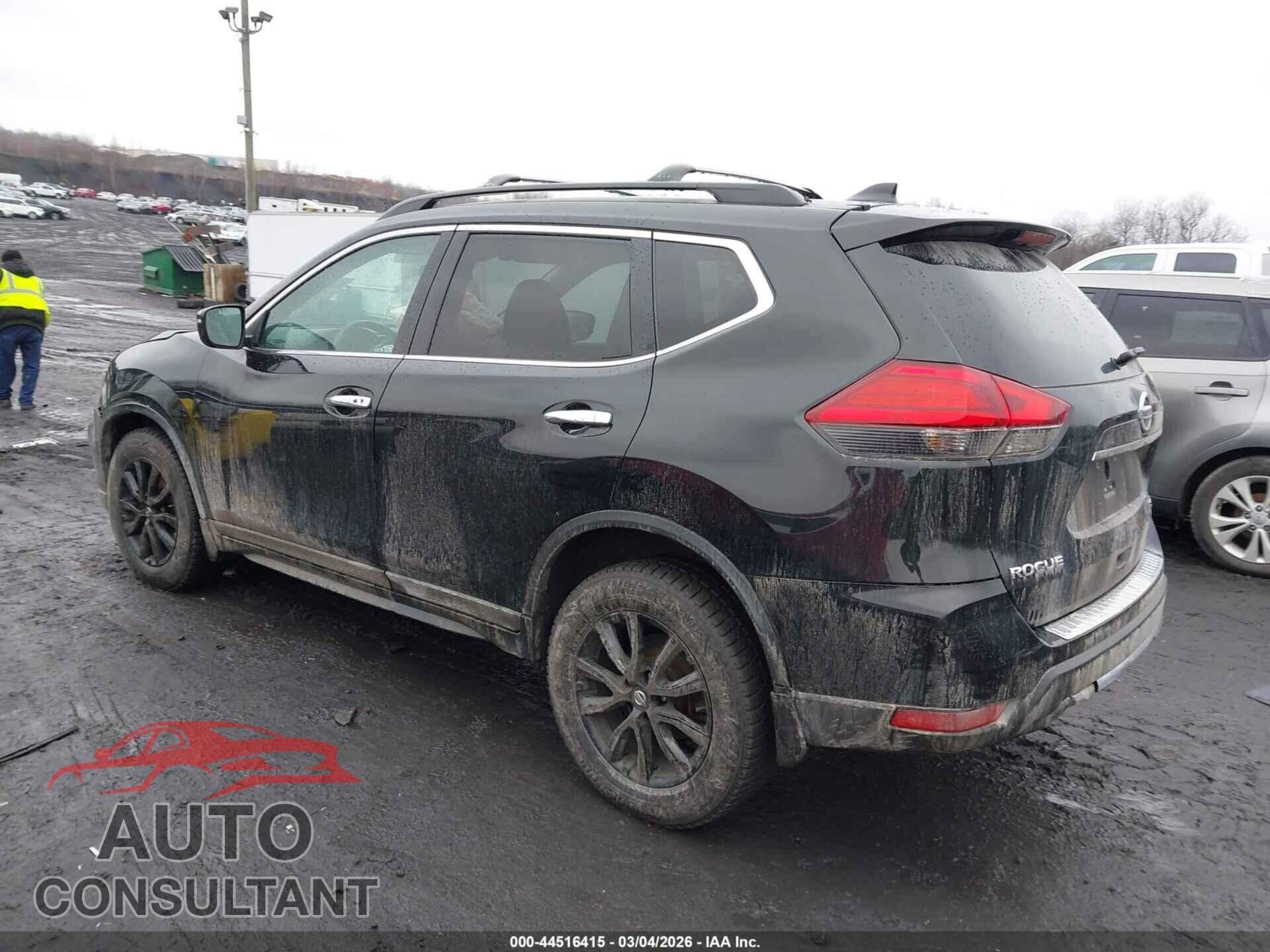 NISSAN ROGUE 2017 - 5N1AT2MVXHC879932