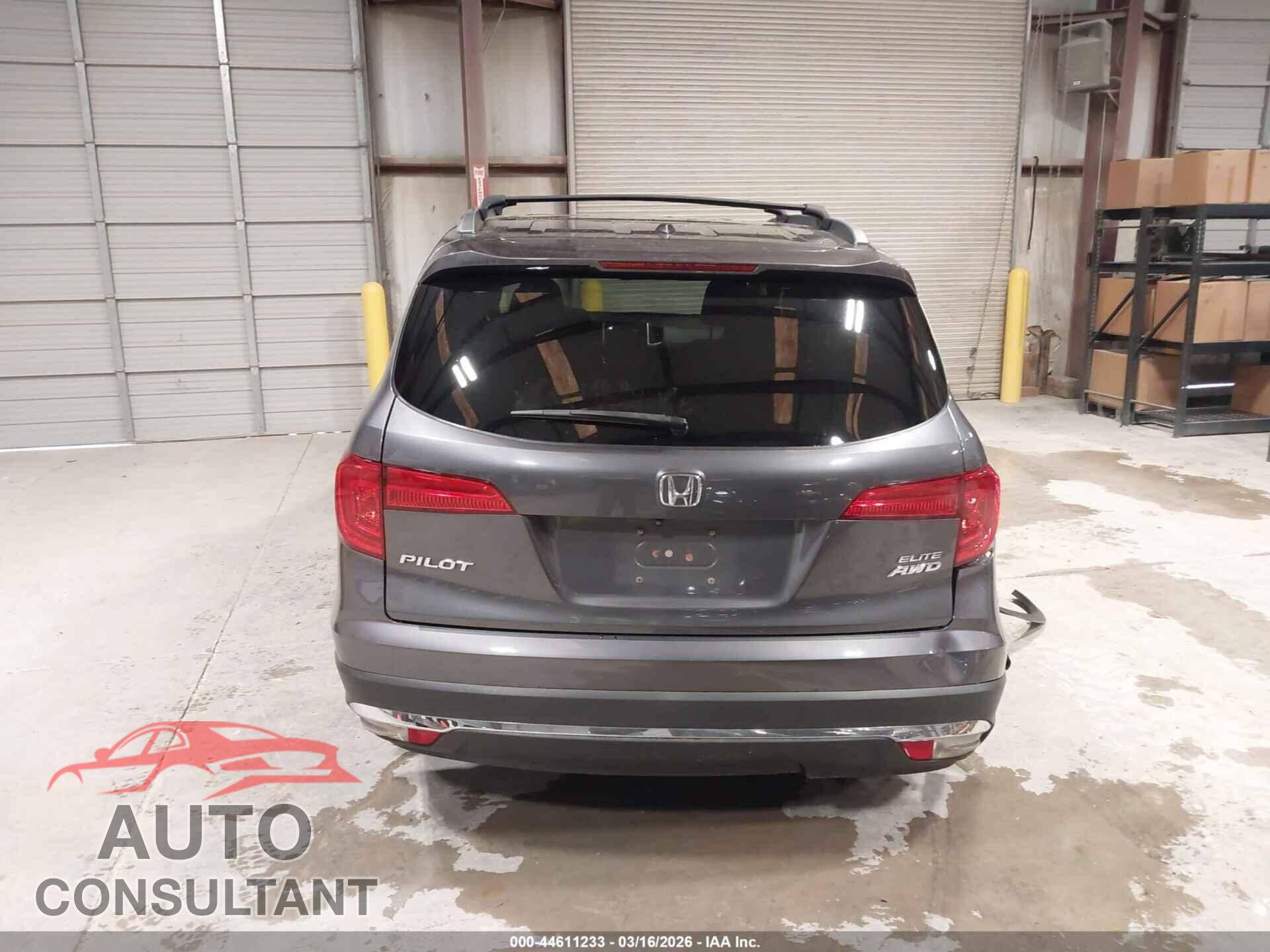 HONDA PILOT 2017 - 5FNYF6H00HB064089