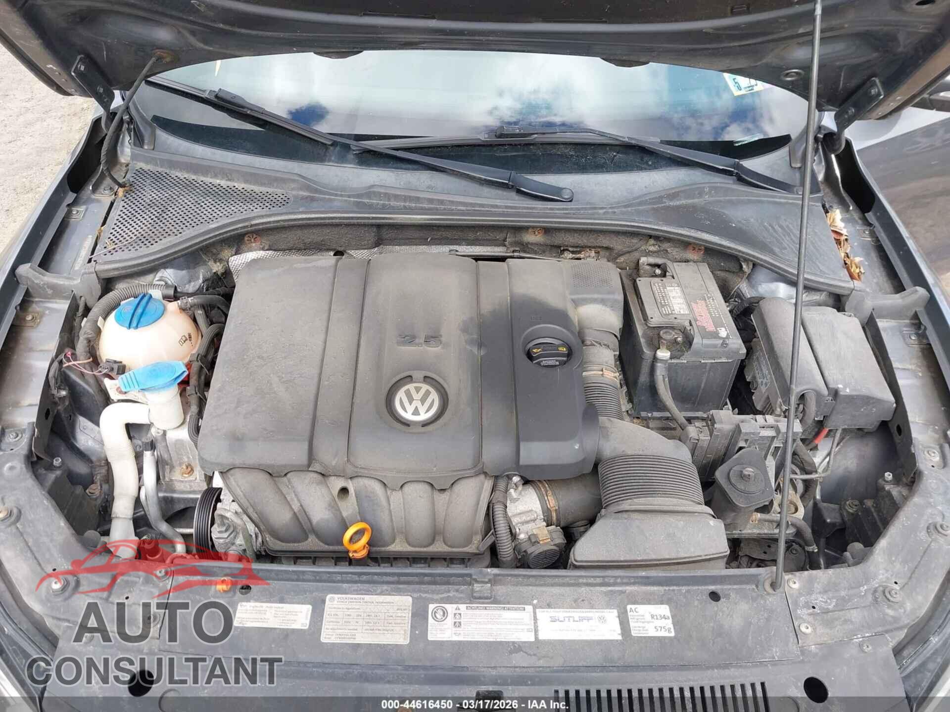VOLKSWAGEN PASSAT 2012 - 1VWAP7A39CC048789