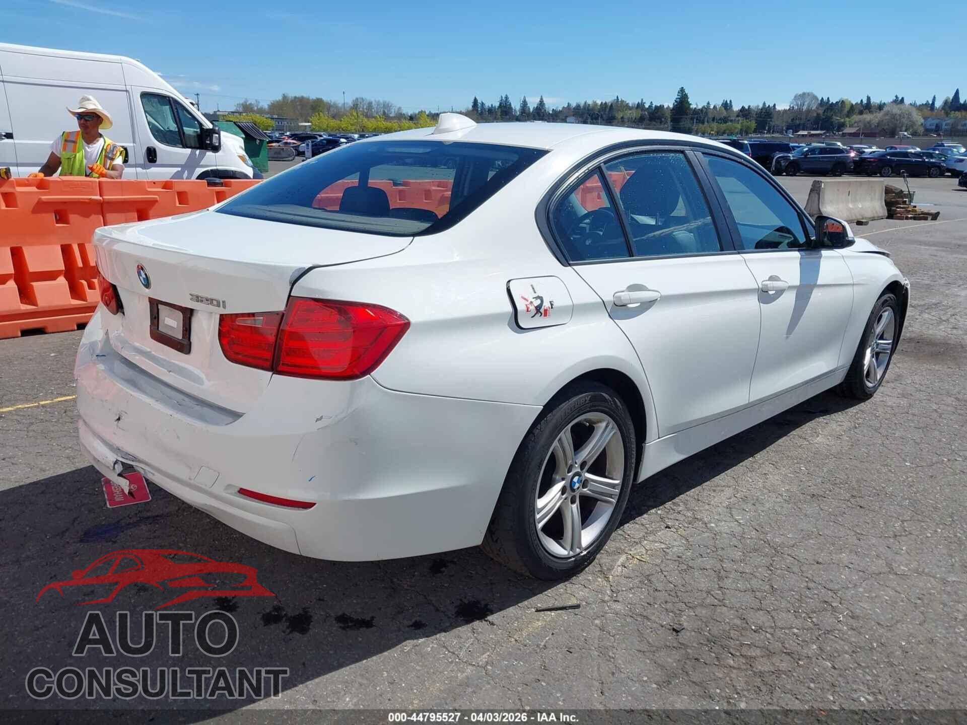 BMW 320I 2014 - WBA3B1C54EP678816