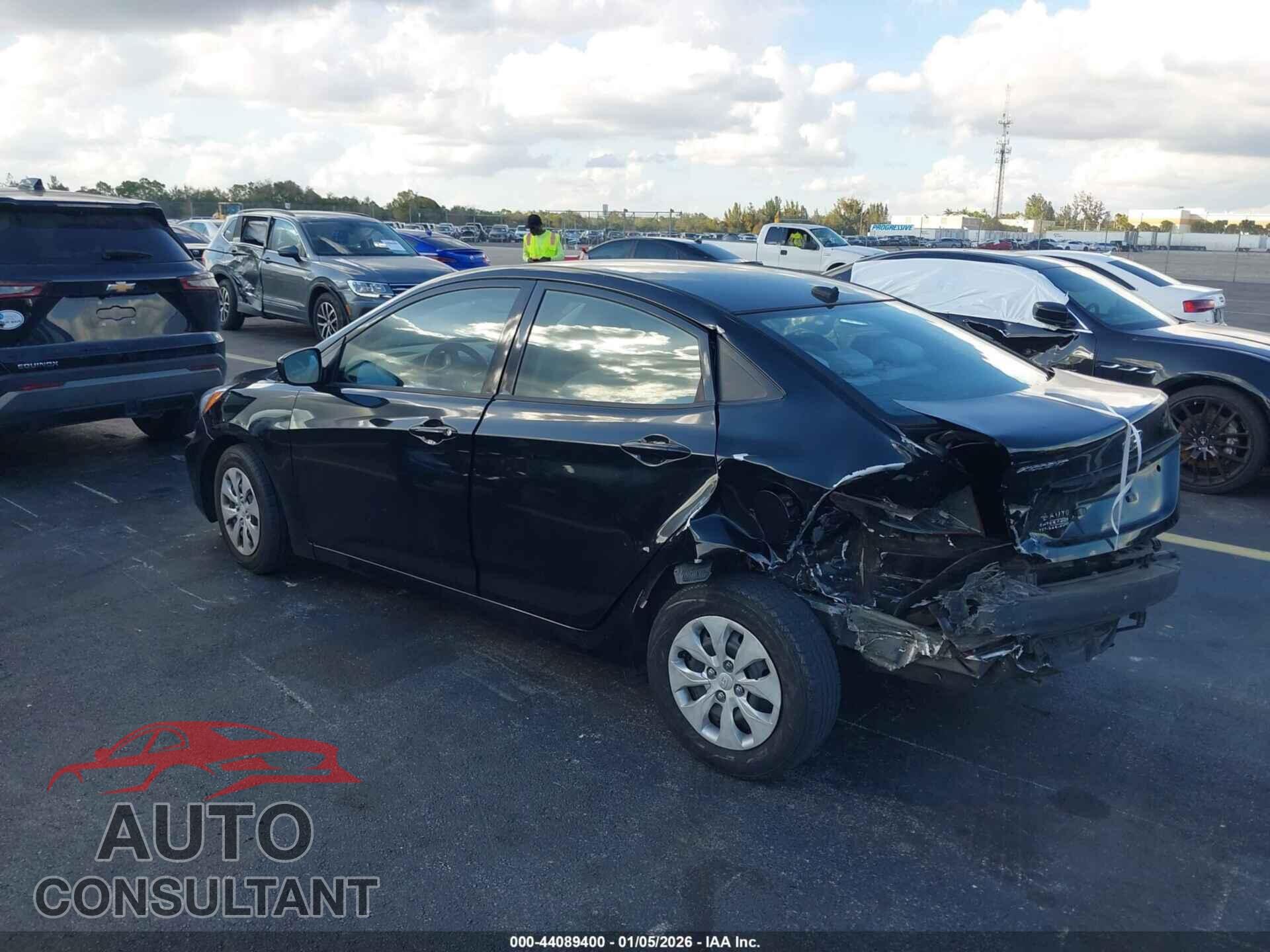 HYUNDAI ACCENT 2017 - KMHCT4AEXHU334512