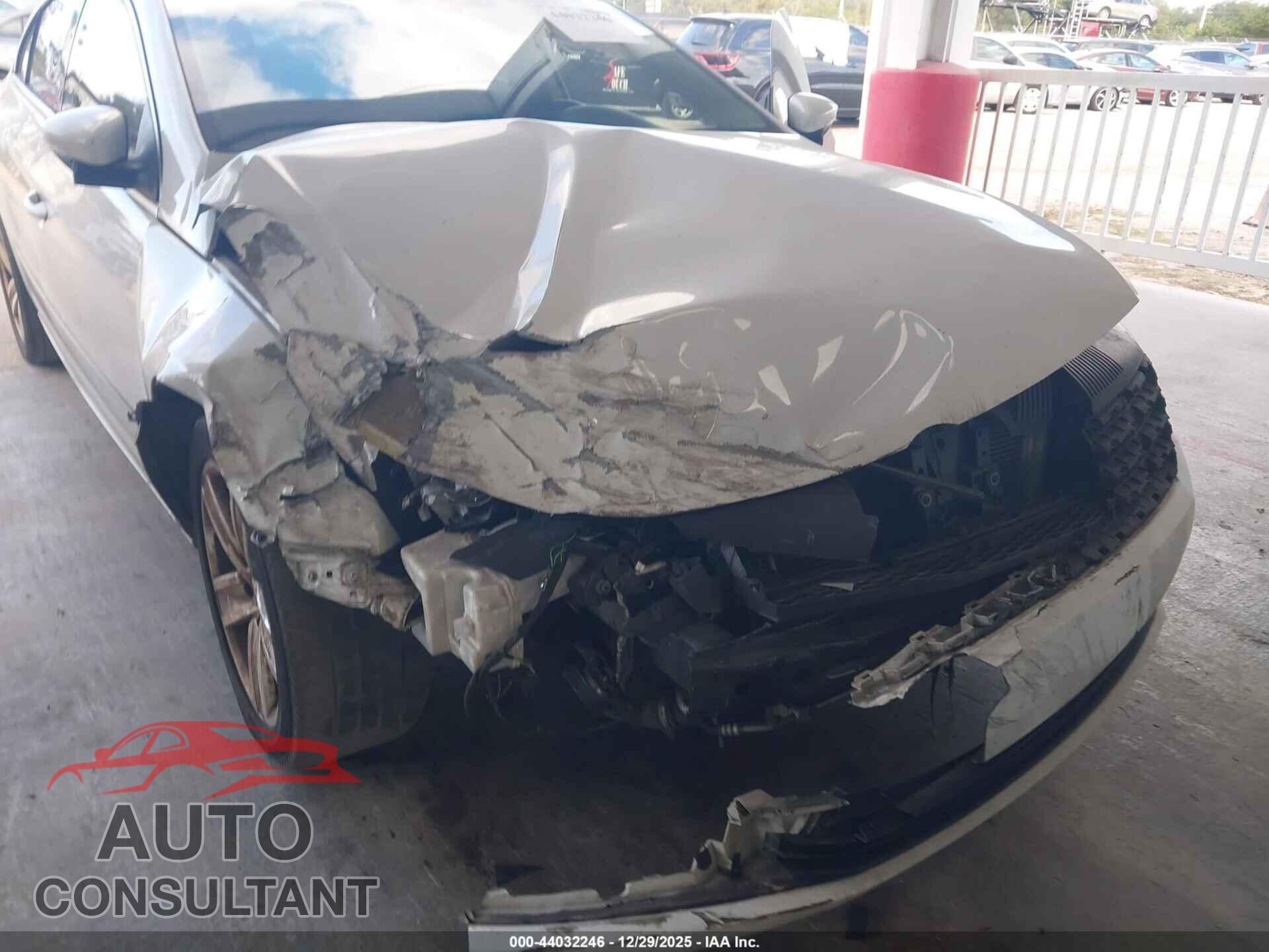 VOLKSWAGEN CC 2015 - WVWBN7AN3FE820324