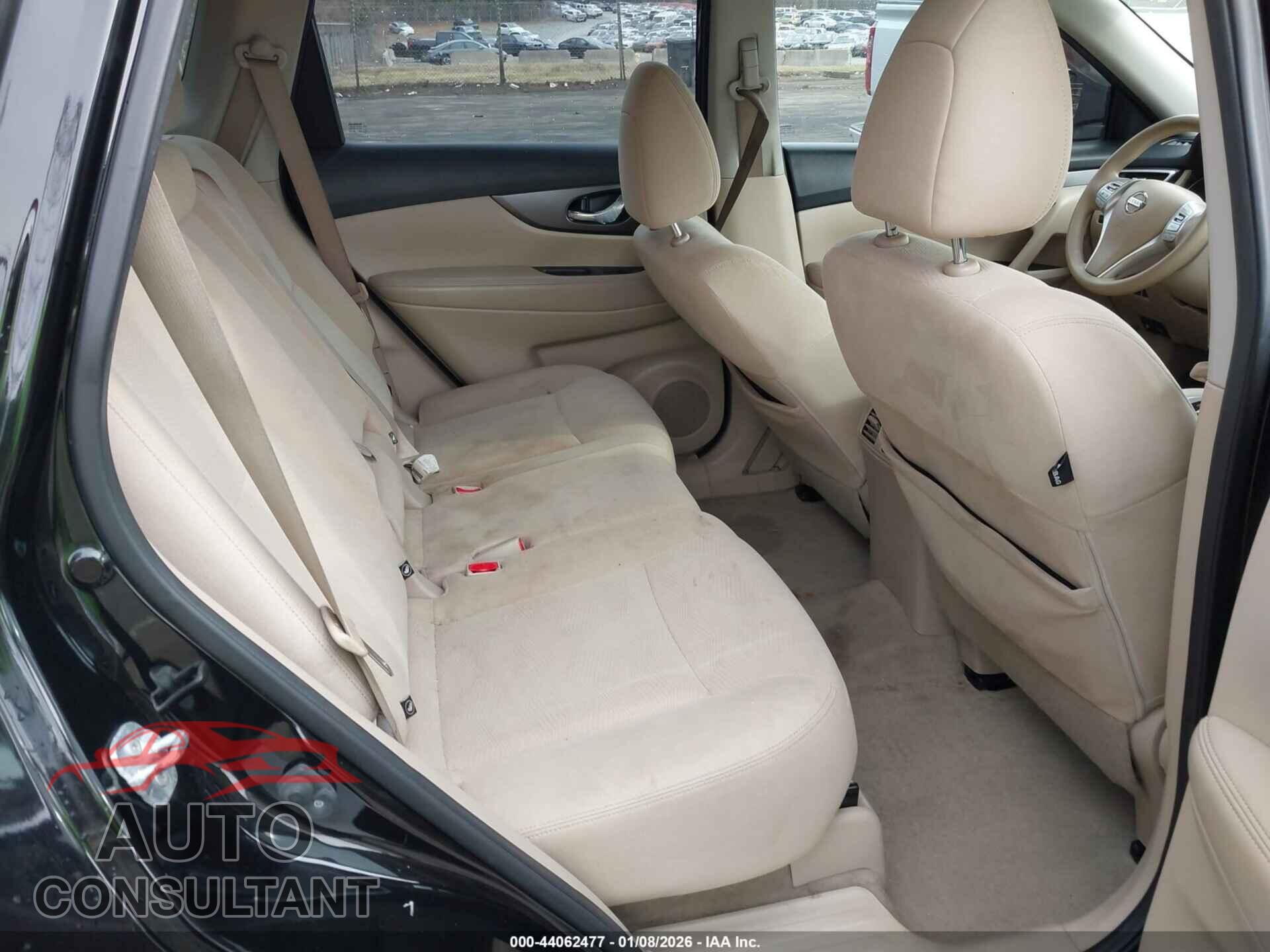 NISSAN ROGUE 2015 - KNMAT2MT2FP590925