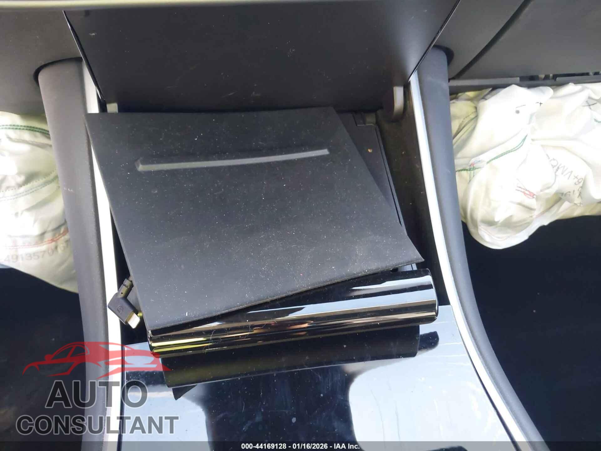 TESLA MODEL 3 2018 - 5YJ3E1EA3JF048147