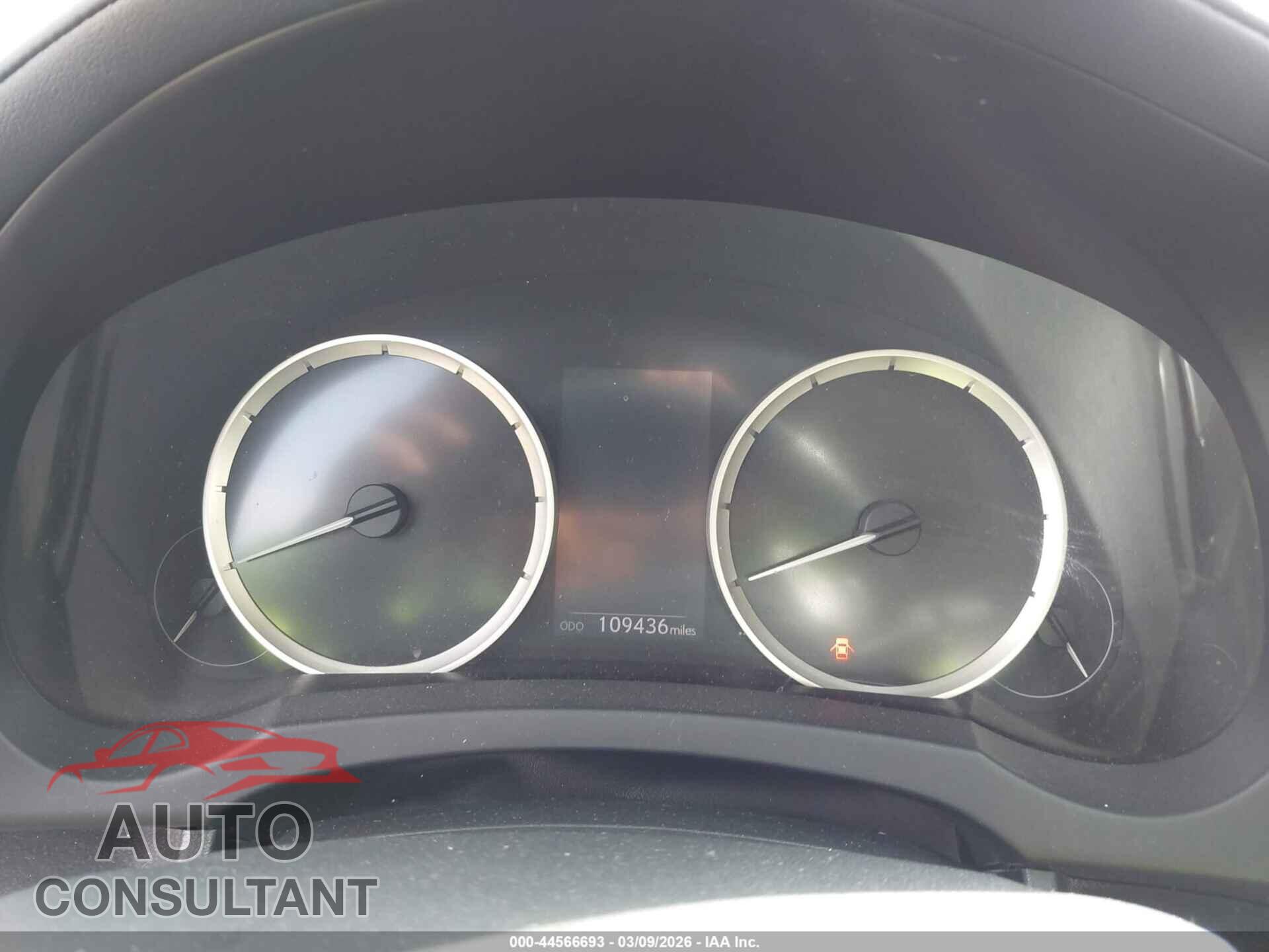 LEXUS IS 200T 2016 - JTHBA1D24G5014437