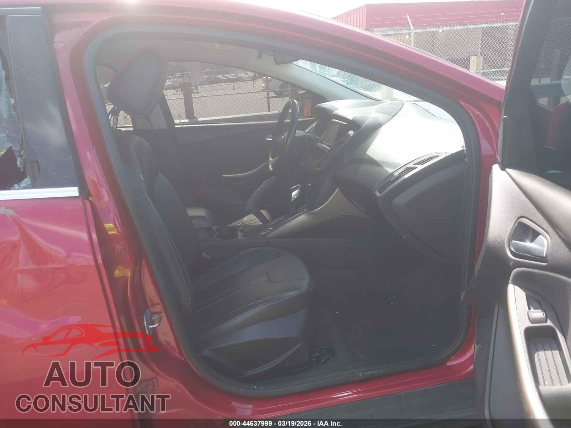 FORD FOCUS 2012 - 1FAHP3M2XCL151609