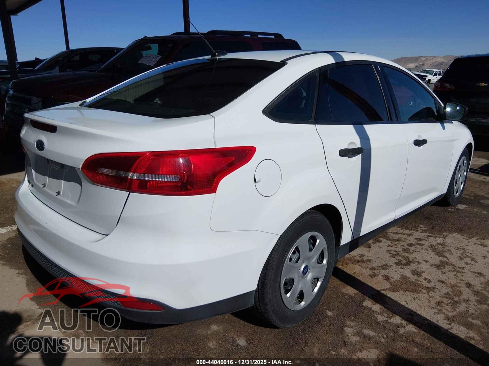 FORD FOCUS 2017 - 1FADP3E24HL324965