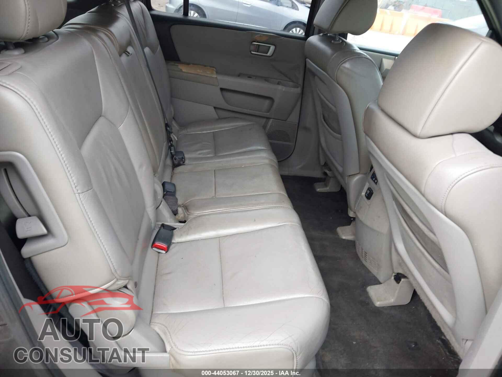 HONDA PILOT 2011 - 5FNYF3H56BB021703