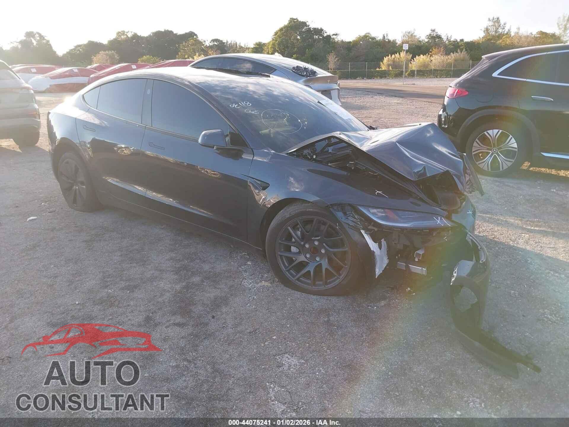 TESLA MODEL 3 2025 - 5YJ3E1EA1SF013401